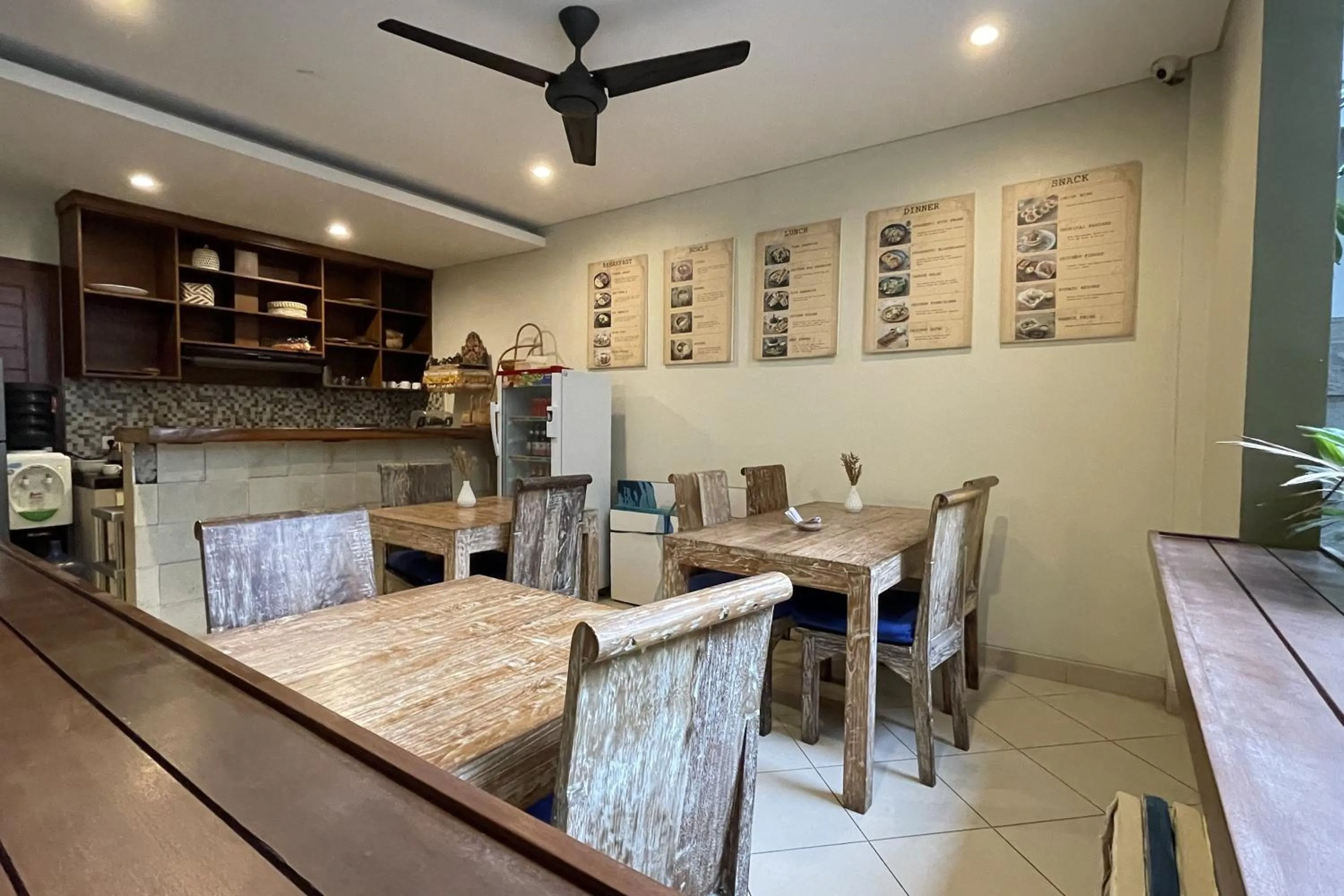 Restaurant/places to eat in Singgah Hotel Seminyak