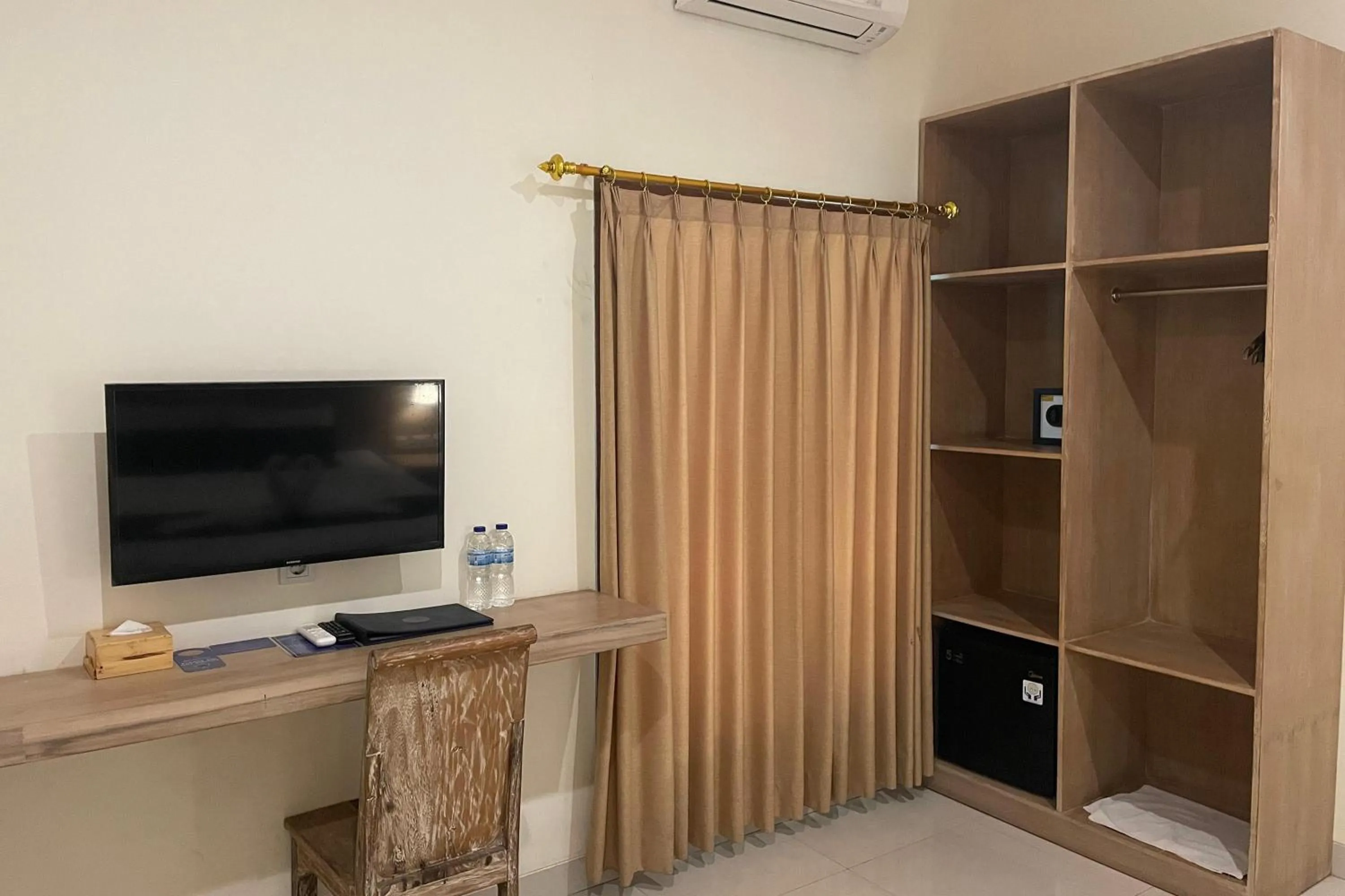 TV and multimedia in Singgah Hotel Seminyak