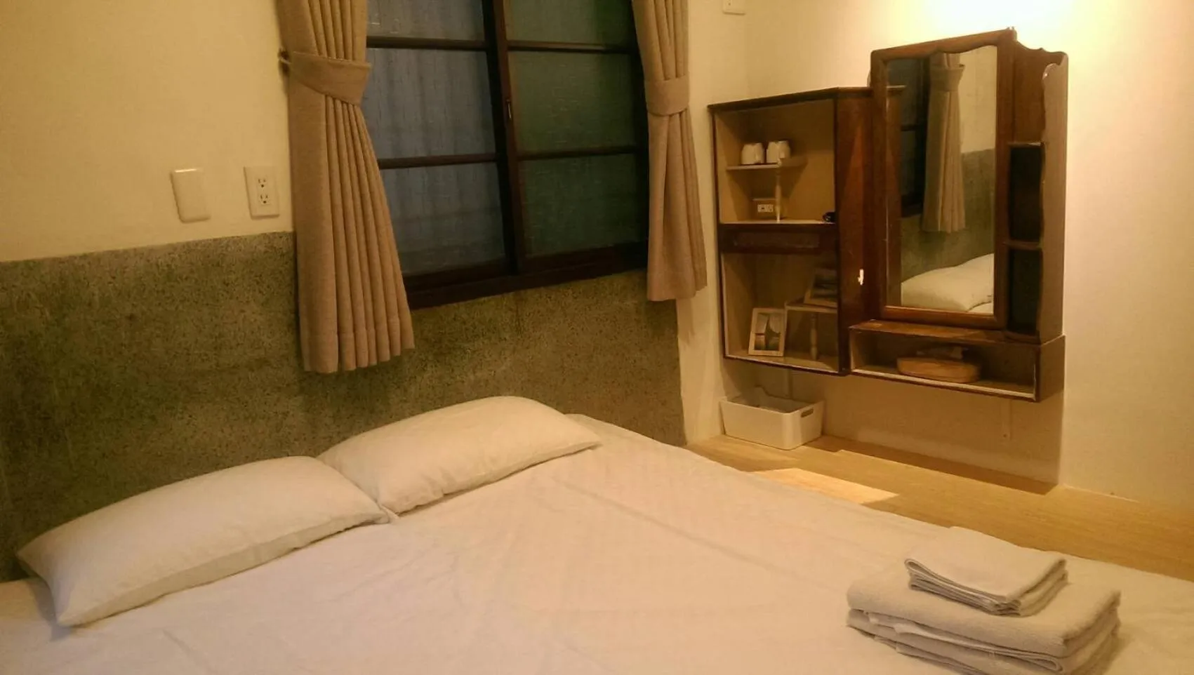 Photo of the whole room, Bed in Shennong 147