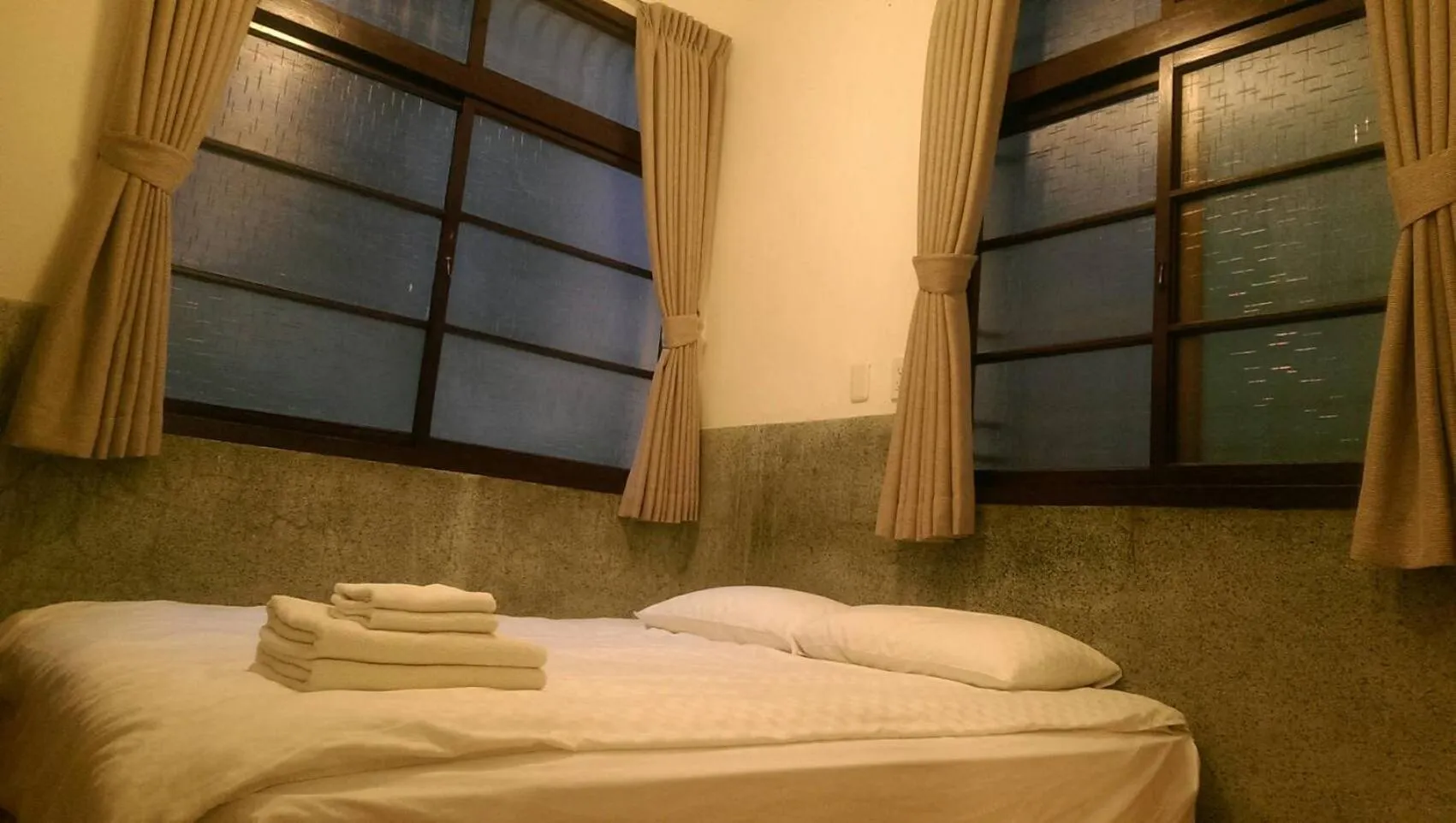 Photo of the whole room, Bed in Shennong 147