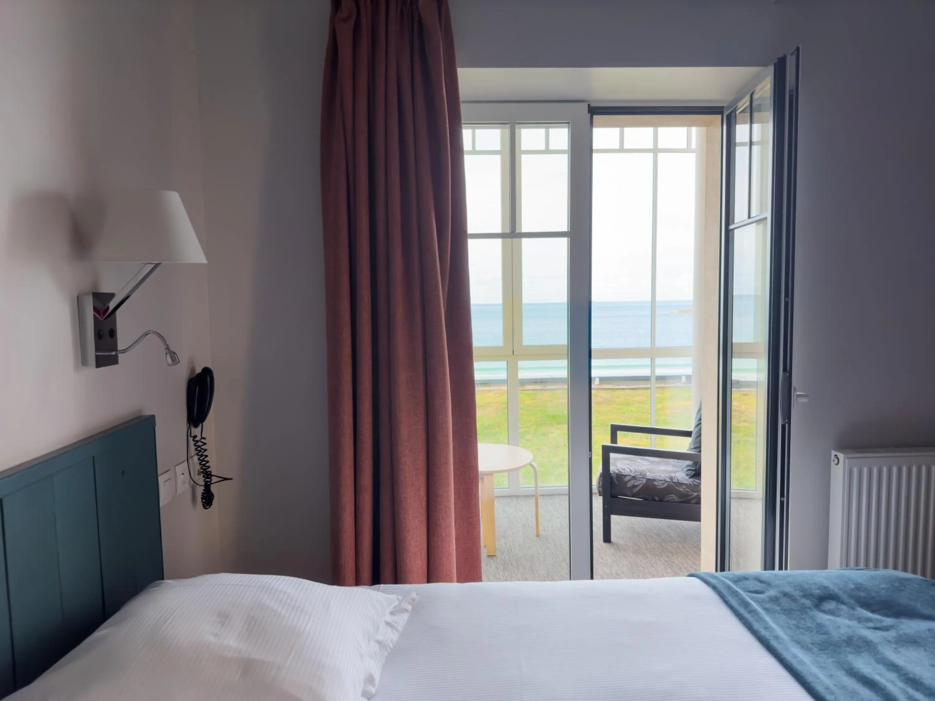 Bed in Logis Hôtel Ker Mor