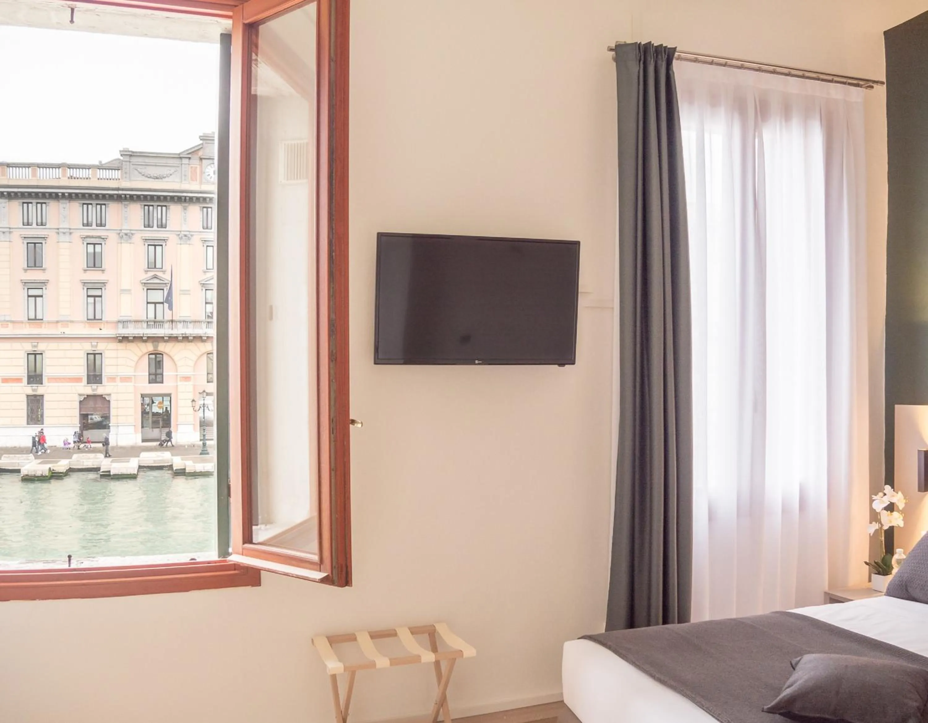 Bedroom, Bed in Grand Canal Suite by Wonderful Italy