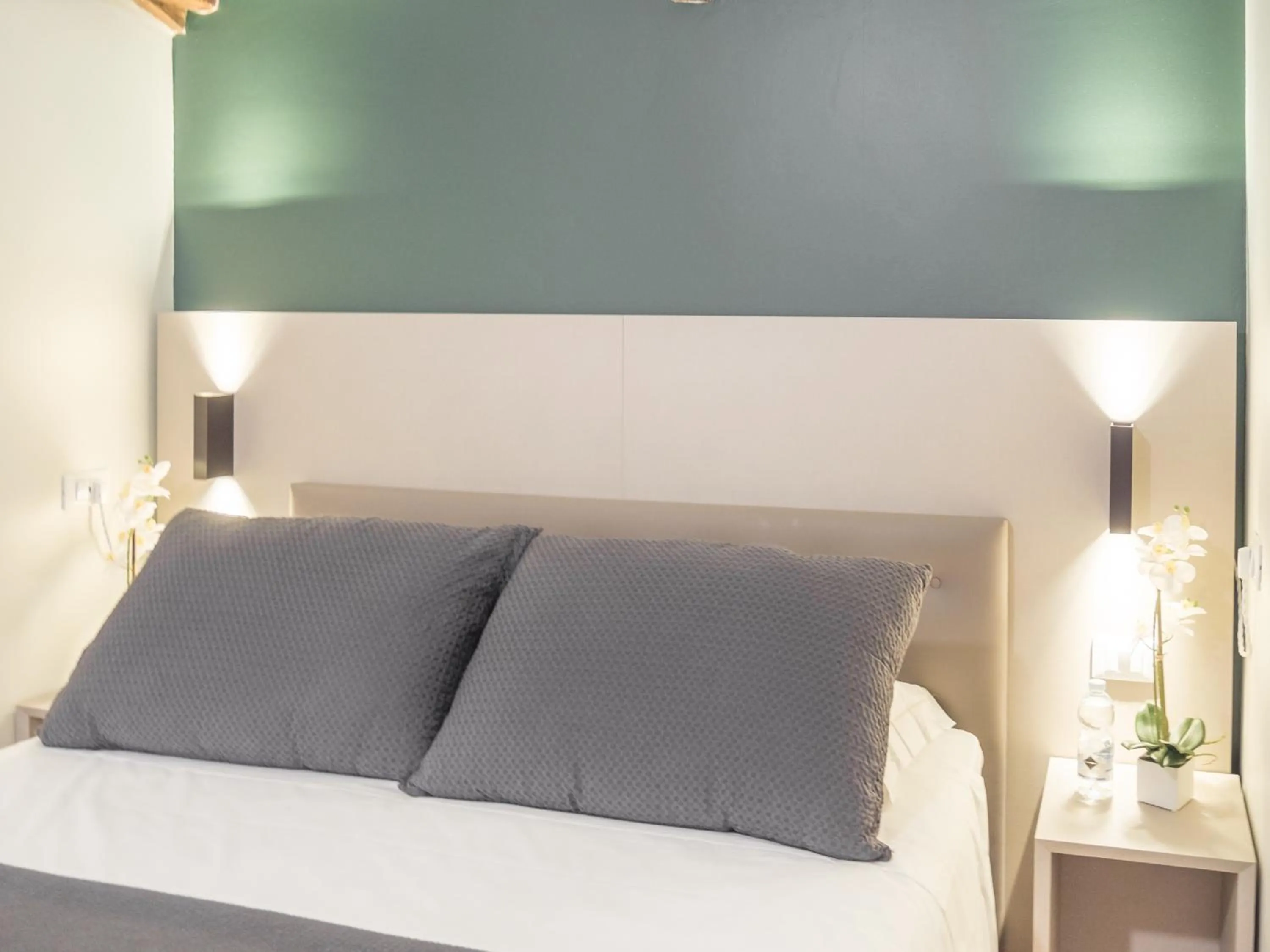 Bedroom, Bed in Grand Canal Suite by Wonderful Italy