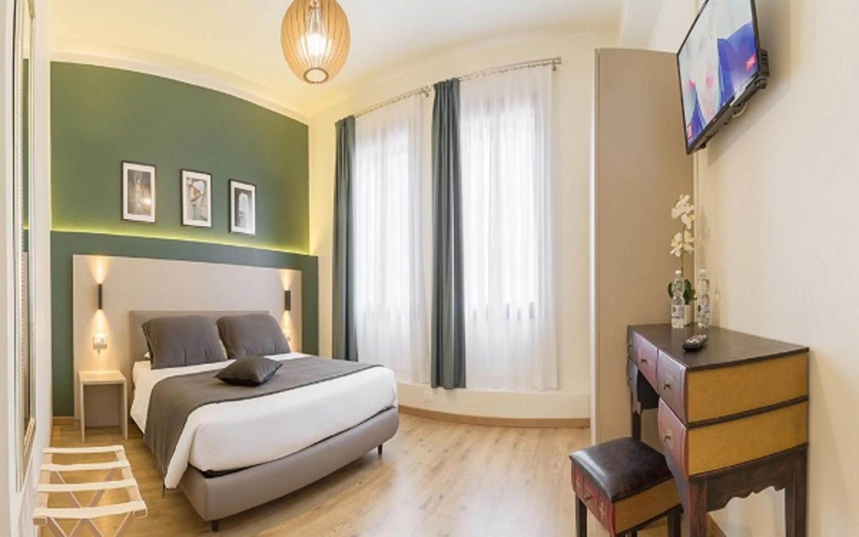 Bed in Grand Canal Suite by Wonderful Italy