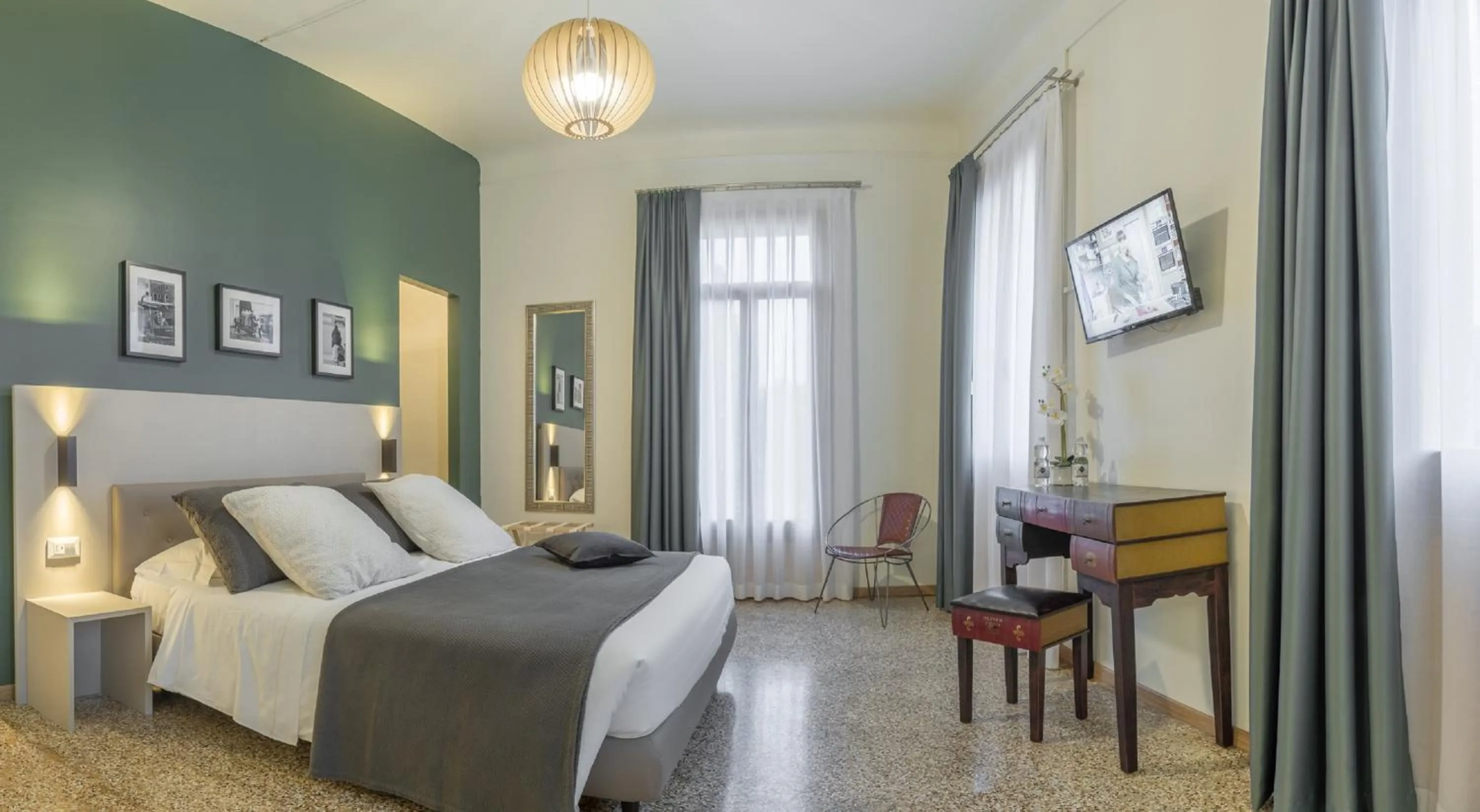 Photo of the whole room, Bed in Grand Canal Suite by Wonderful Italy