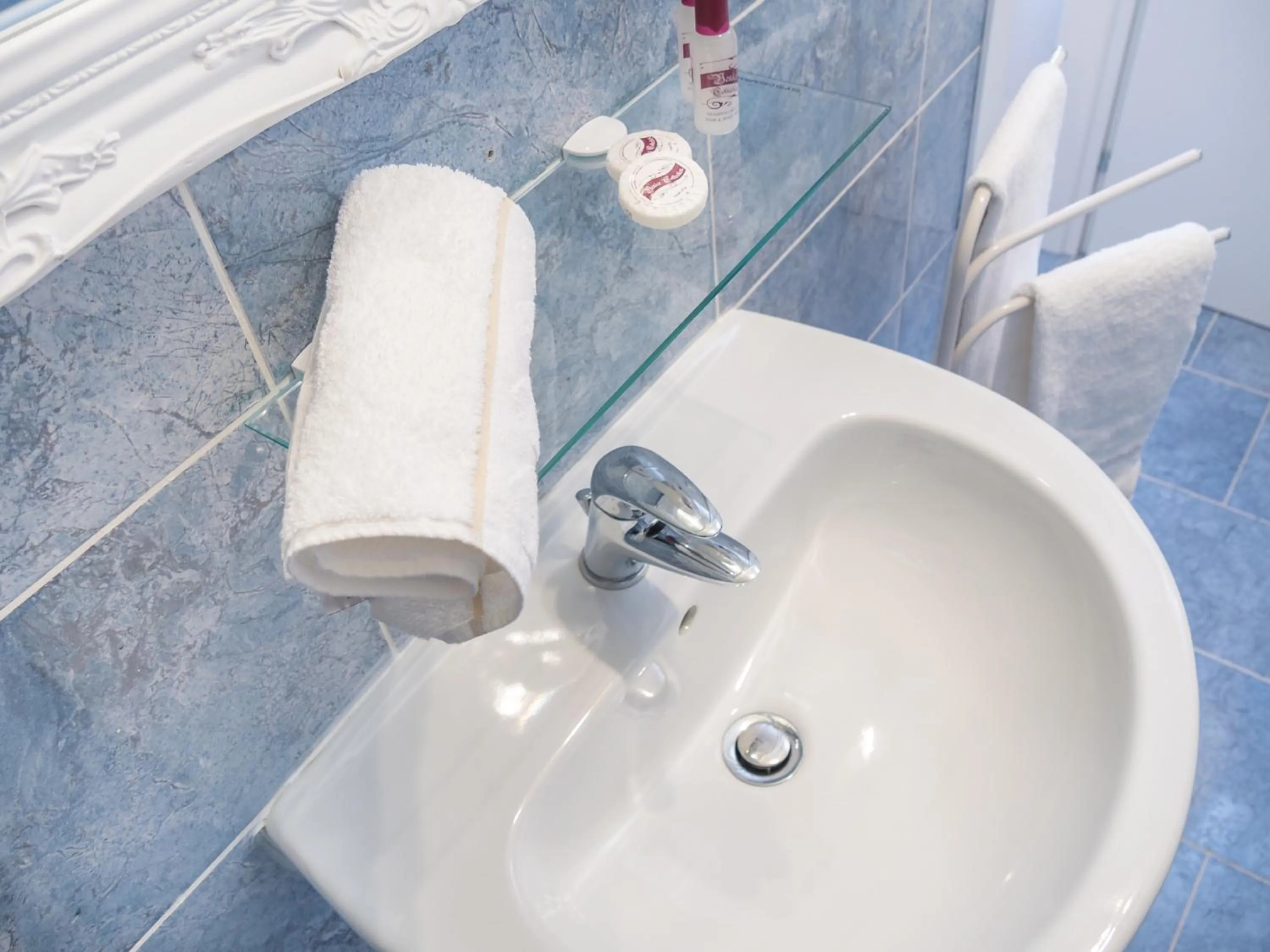 Bathroom in Grand Canal Suite by Wonderful Italy