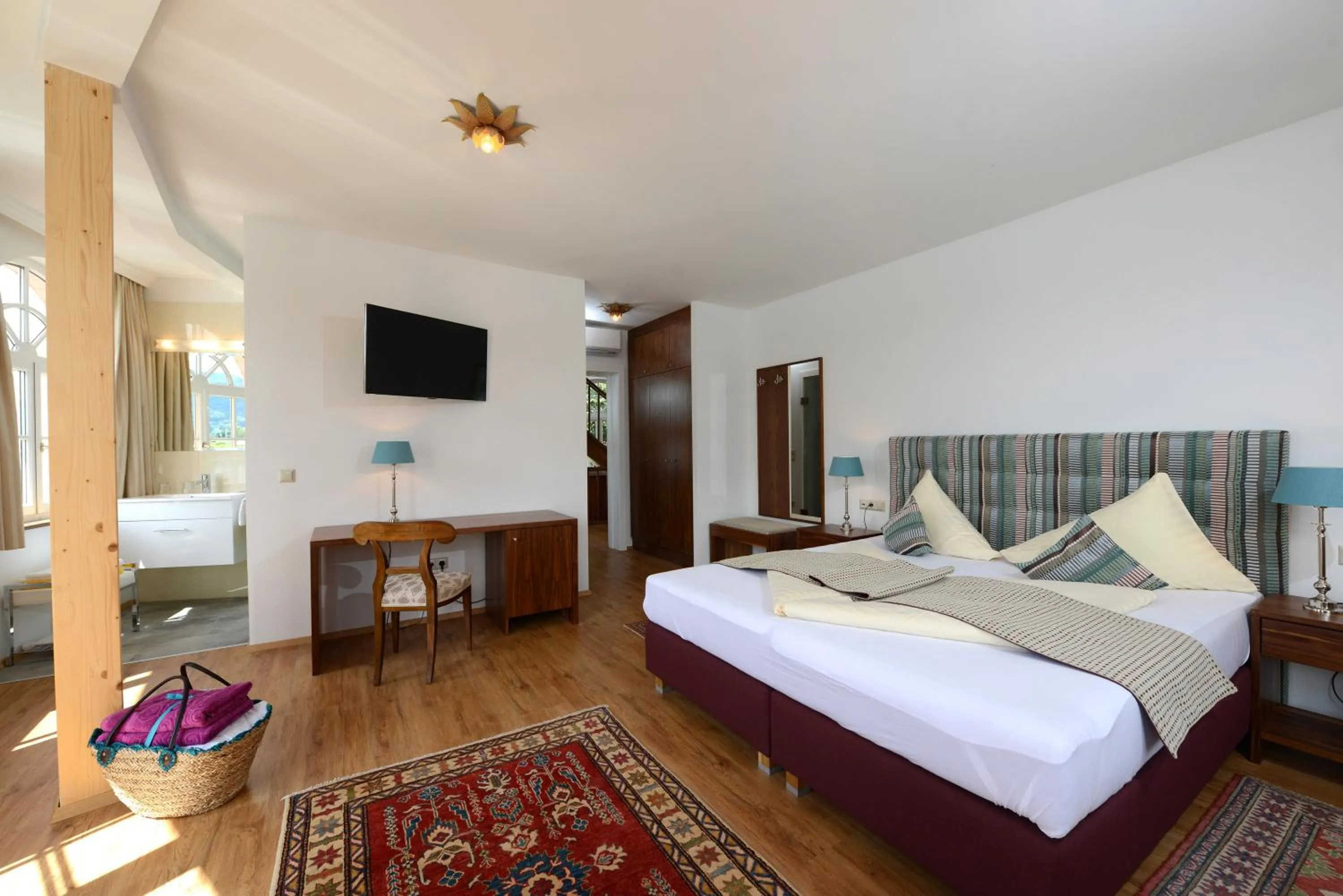 Bed in Seehotel Astoria