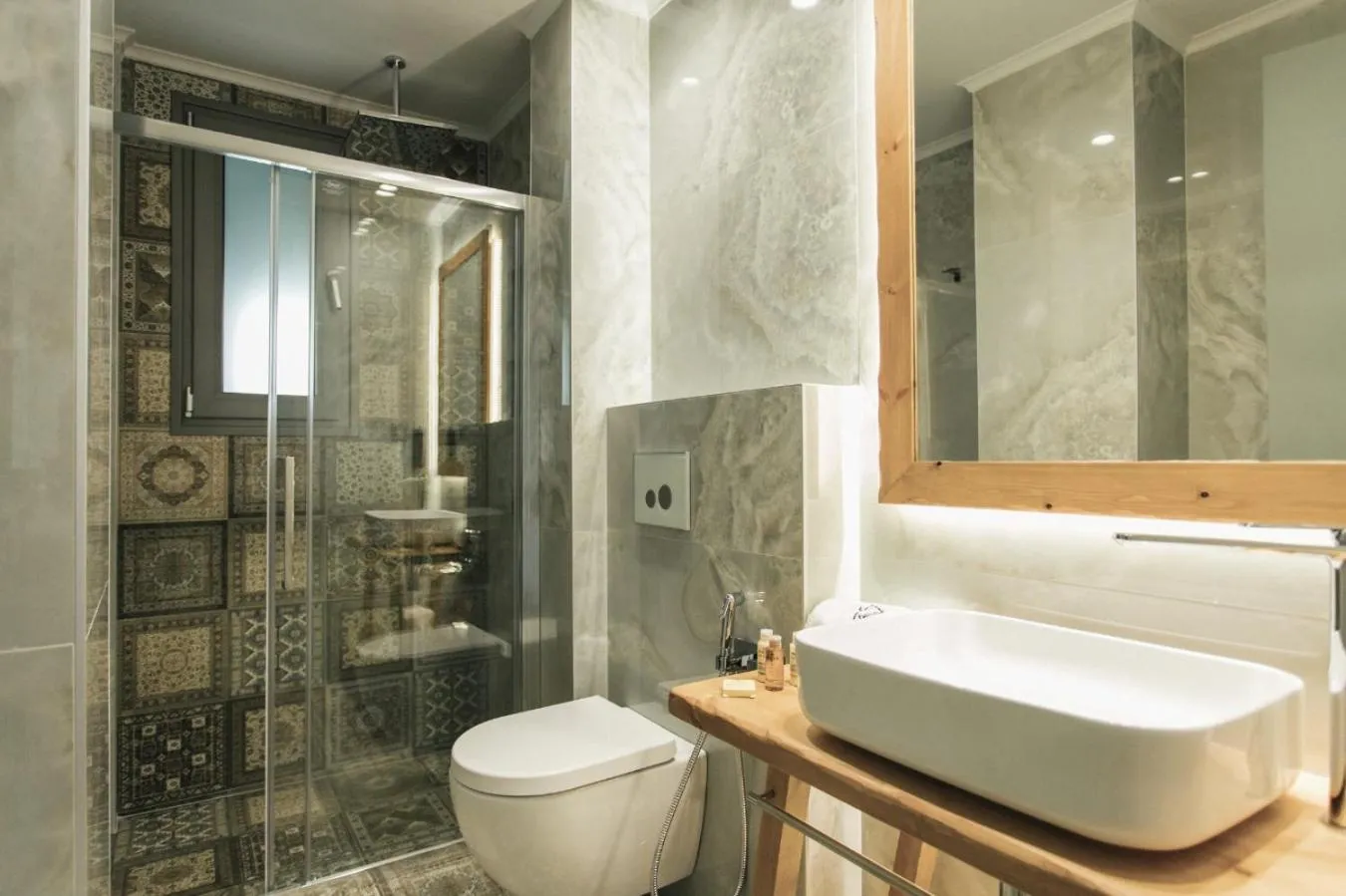 Blue Carpet Luxury Suites