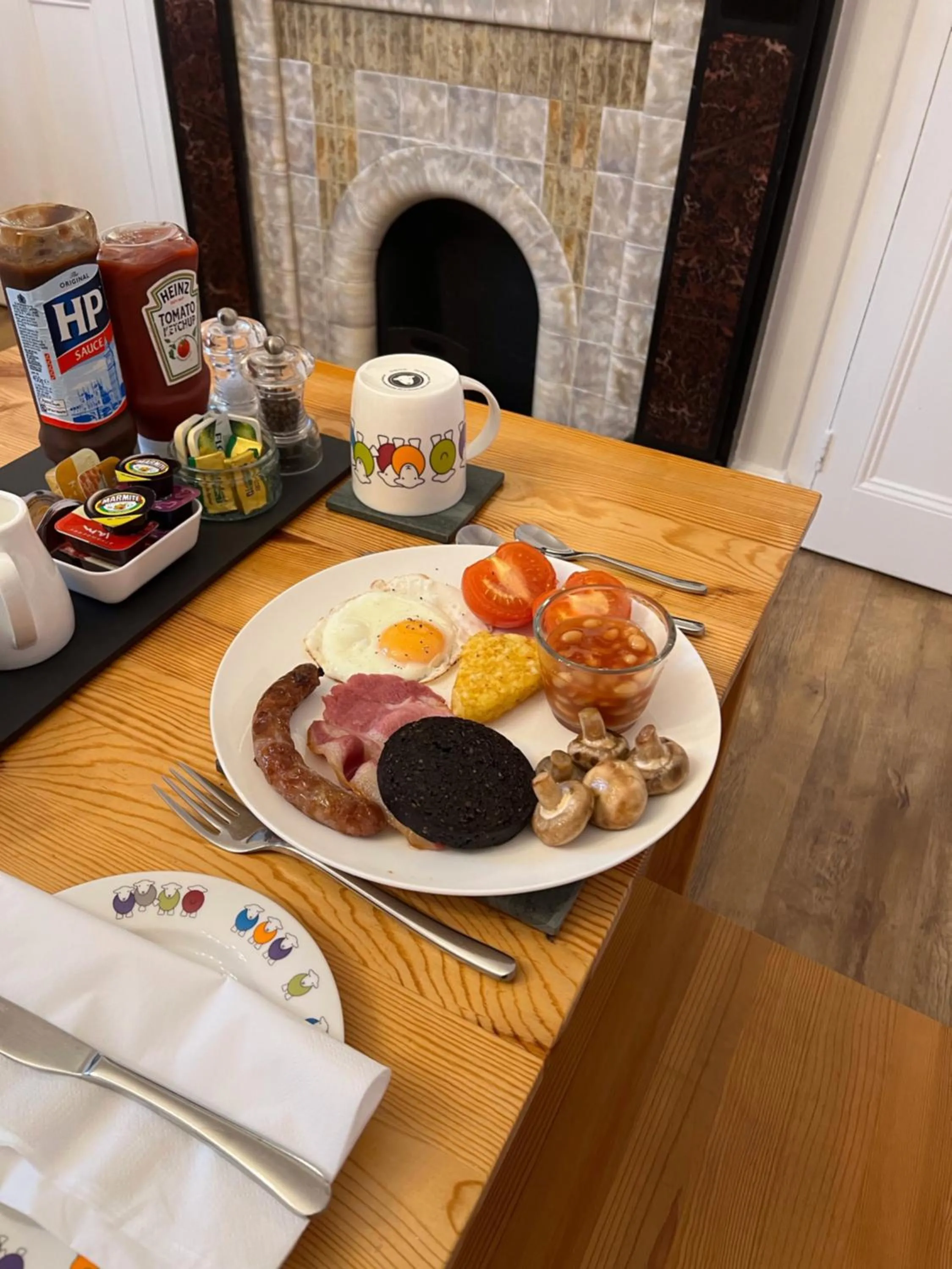 Breakfast in Dolly Waggon Guest House