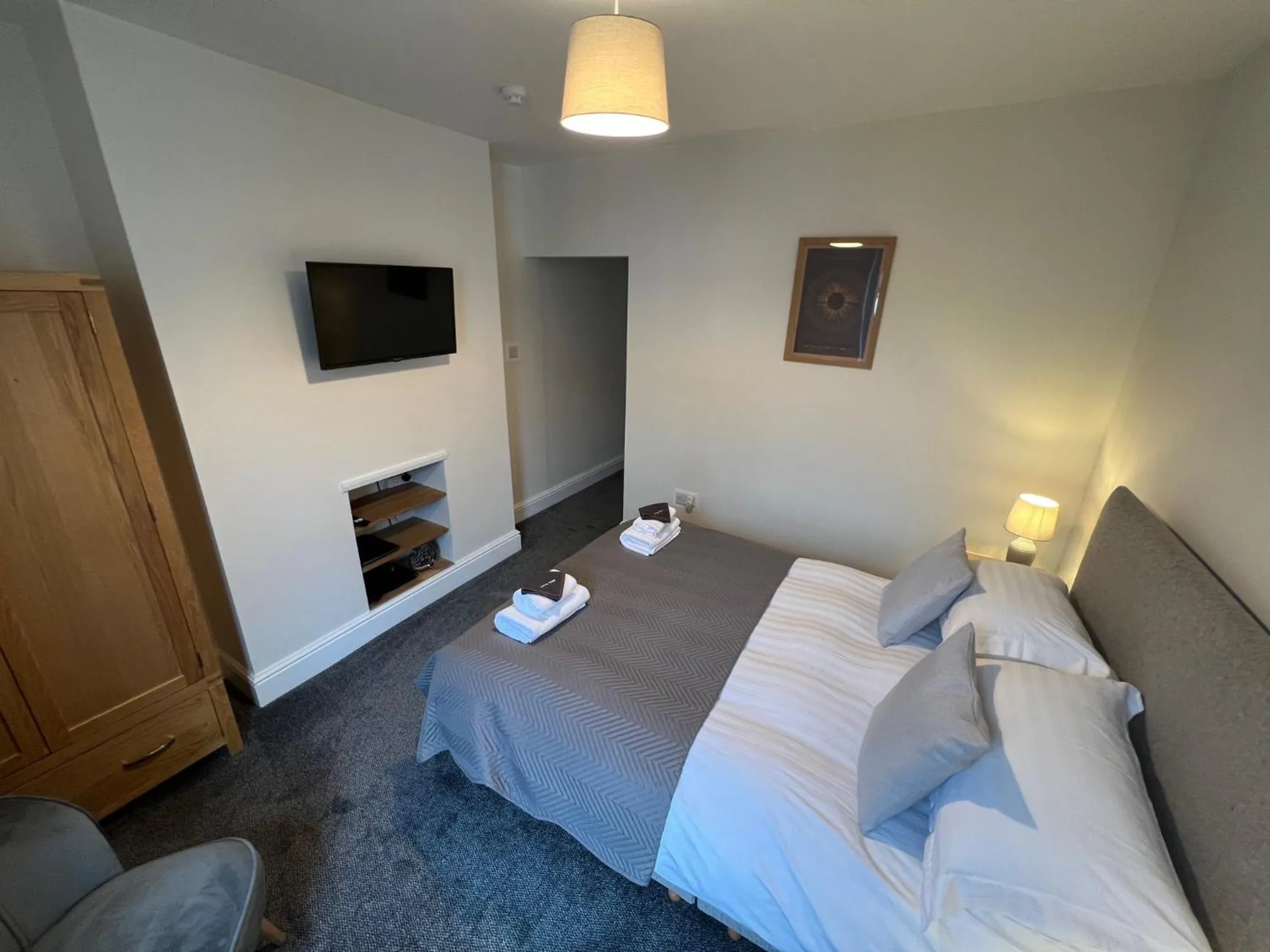 Bed in Dolly Waggon Guest House