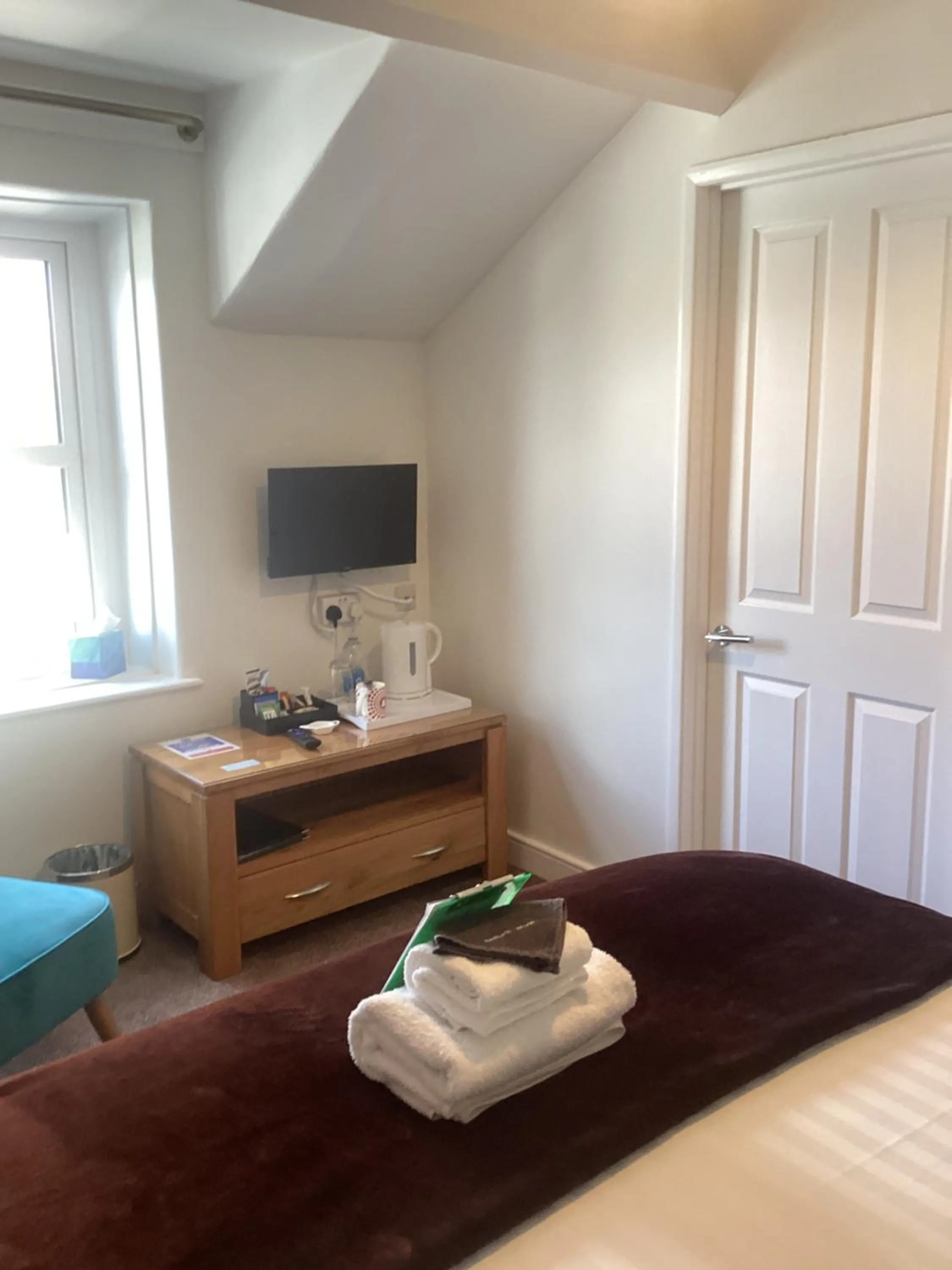 Bed in Dolly Waggon Guest House