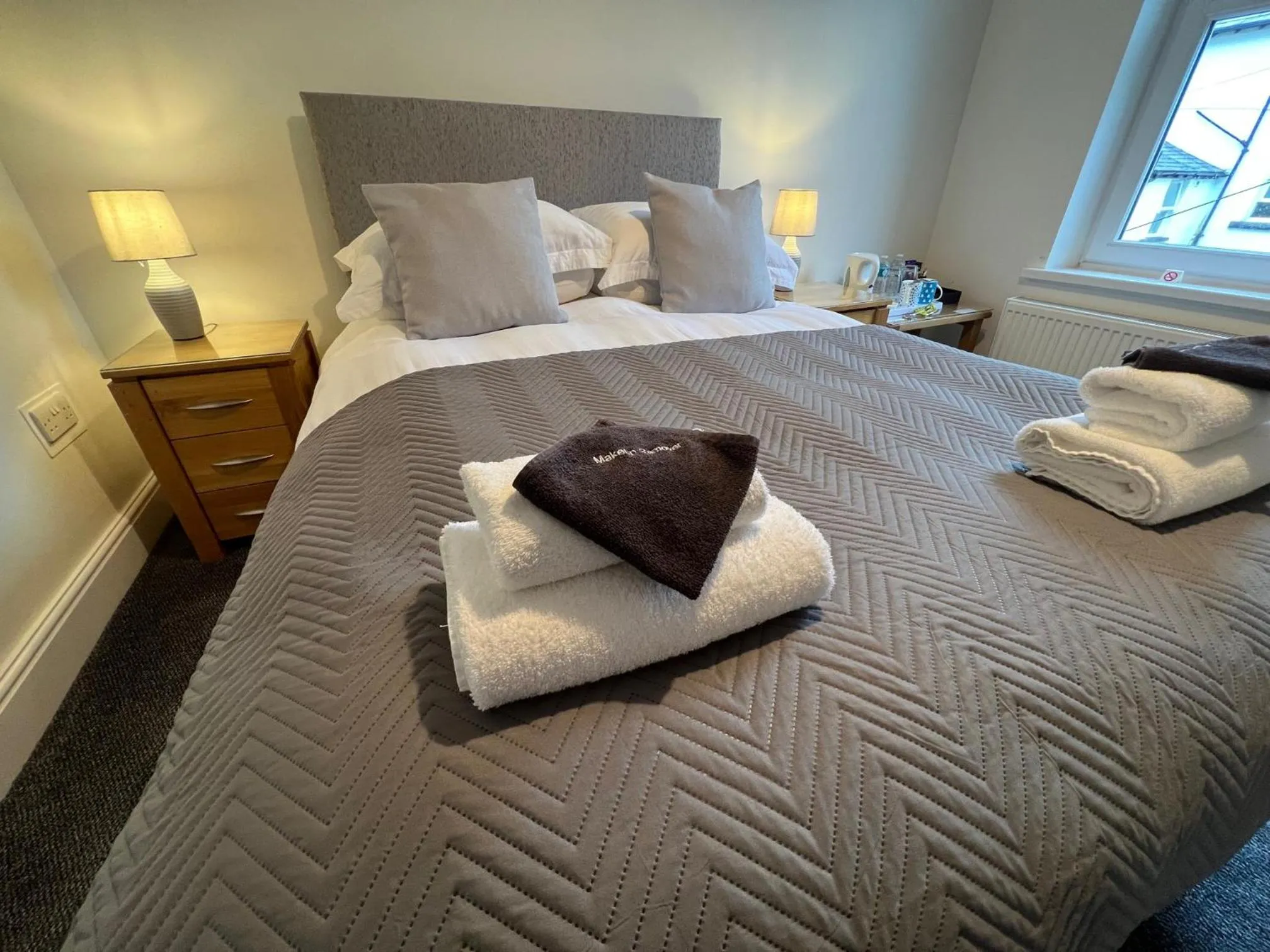 Bed in Dolly Waggon Guest House