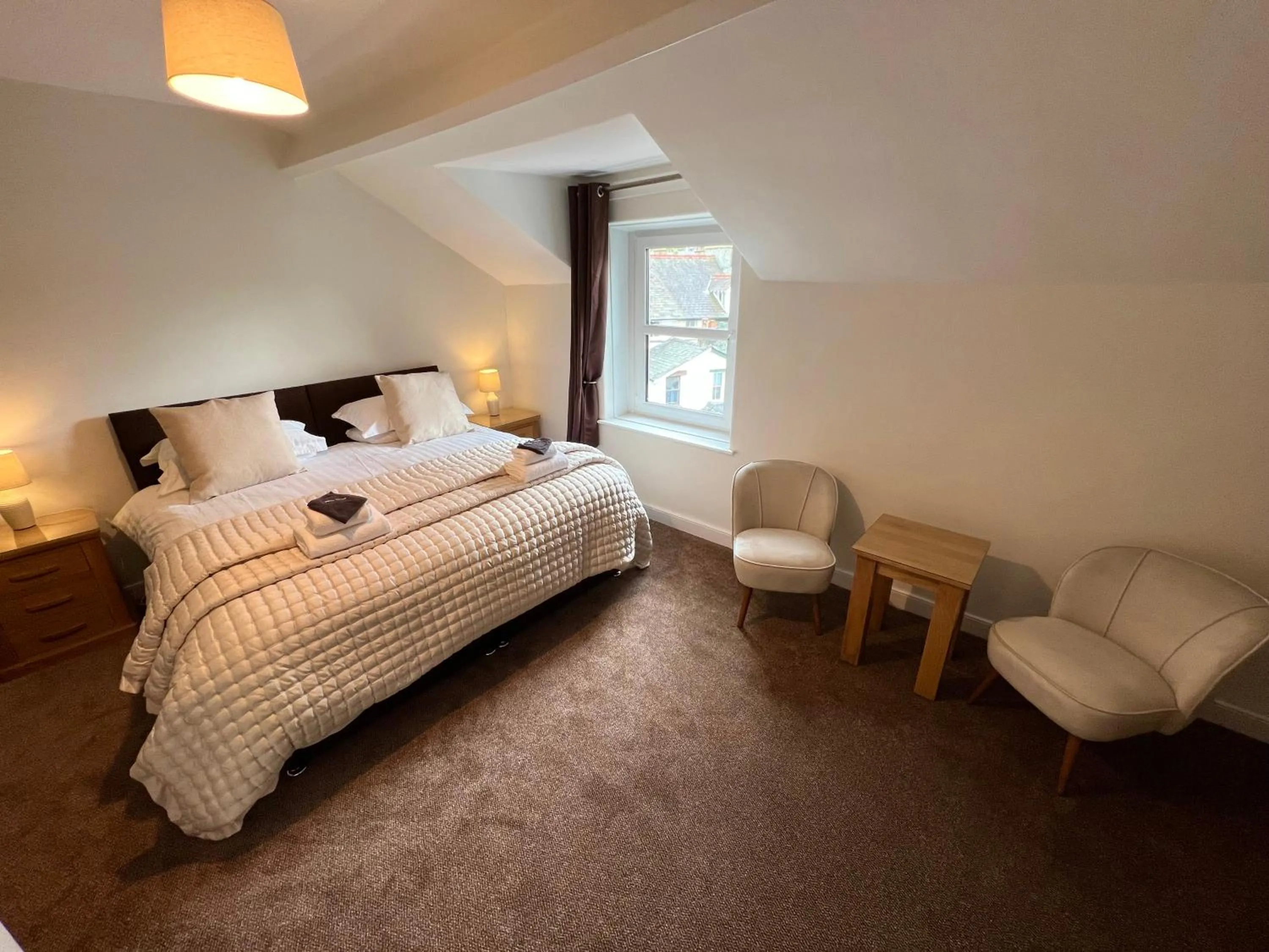 Bed in Dolly Waggon Guest House