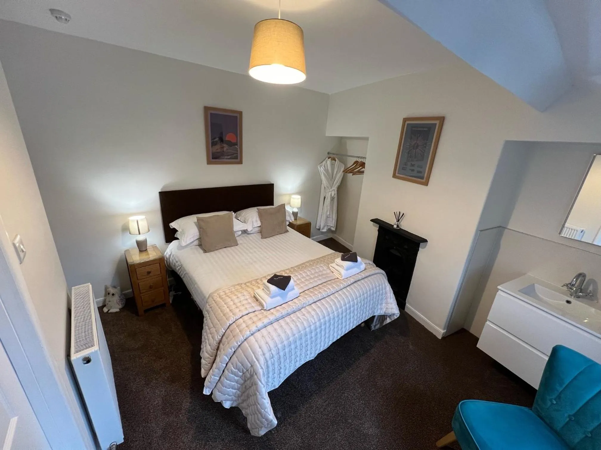 Bed in Dolly Waggon Guest House