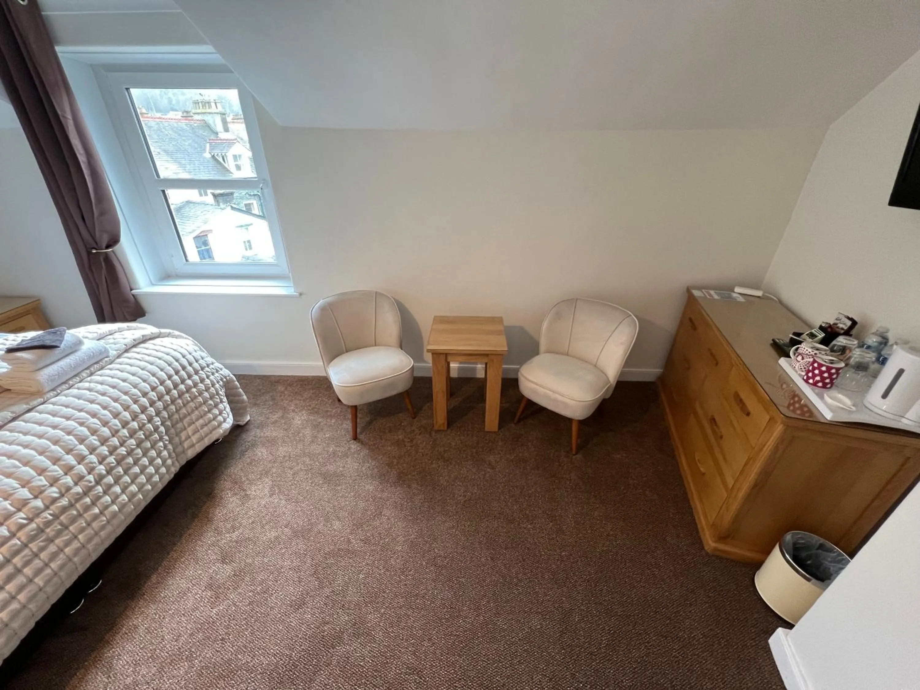 Bed in Dolly Waggon Guest House