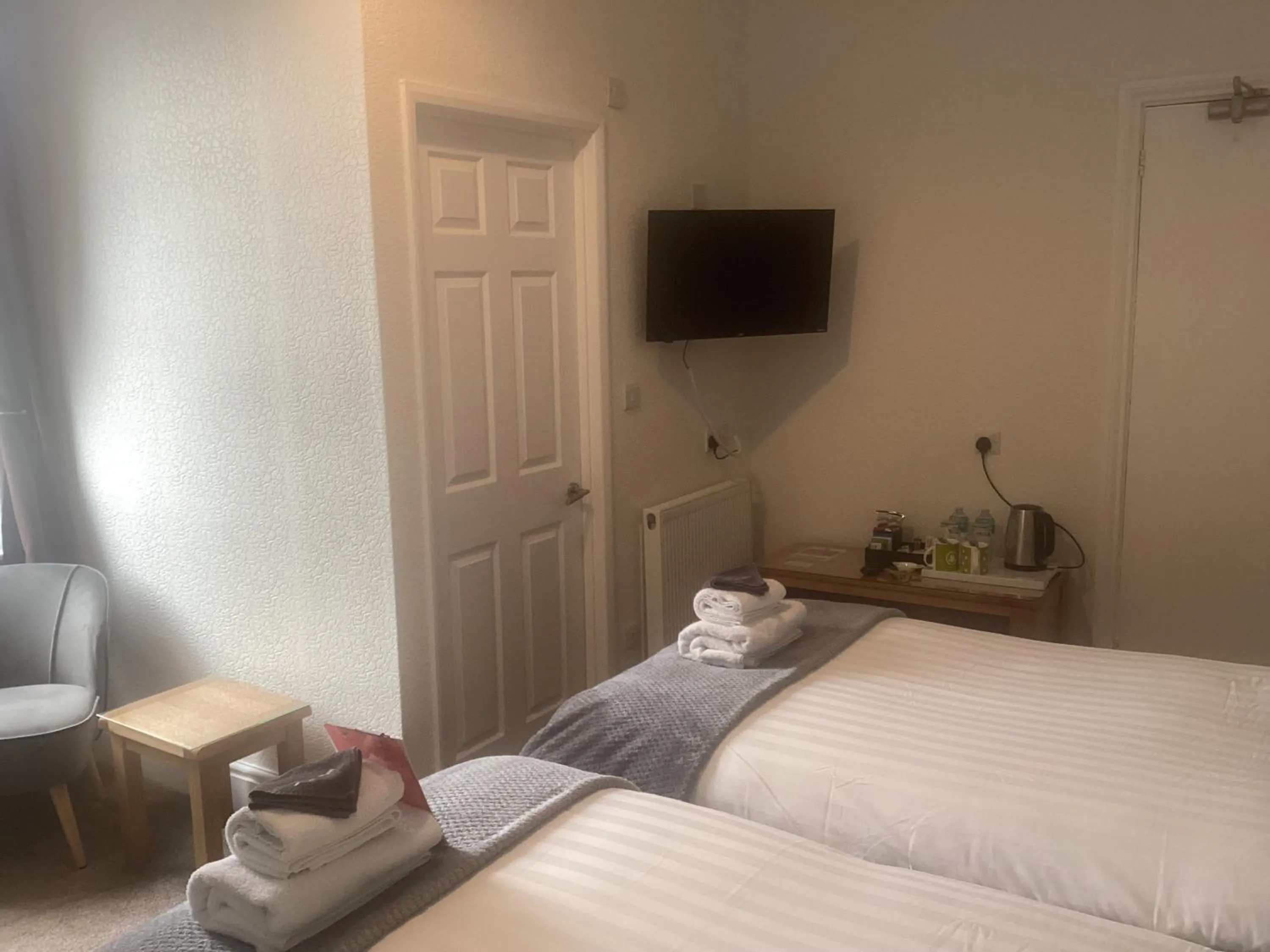 Bed in Dolly Waggon Guest House