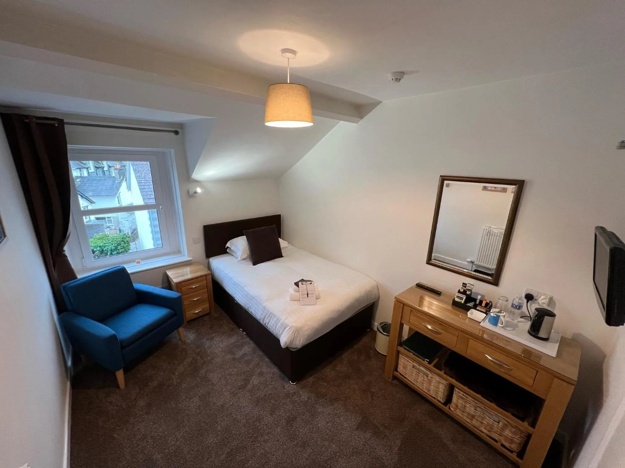 Bed in Dolly Waggon Guest House