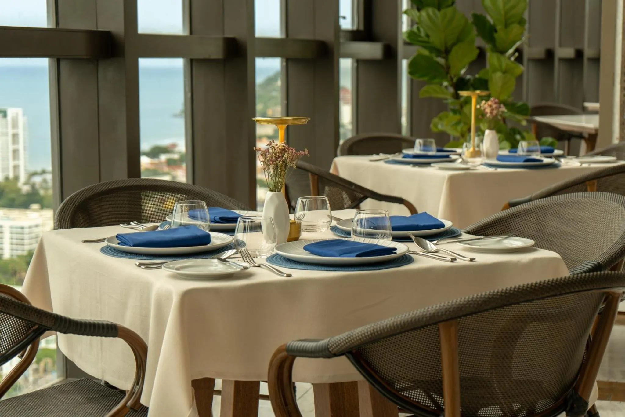 Restaurant/places to eat in Holiday Inn Resort Vana Nava Hua Hin by IHG