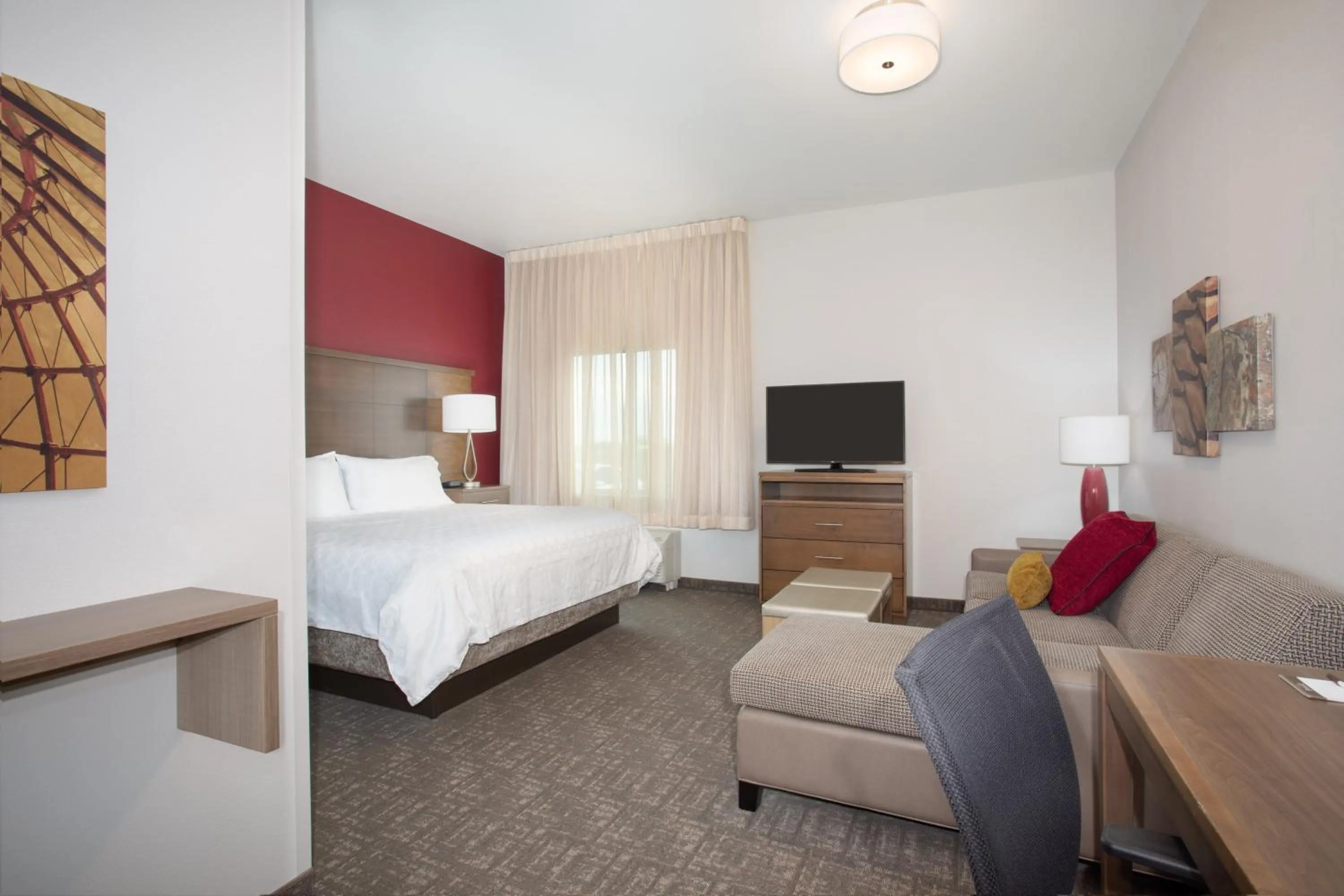 Photo of the whole room, Bed in Staybridge Suites Rapid City - Rushmore by IHG