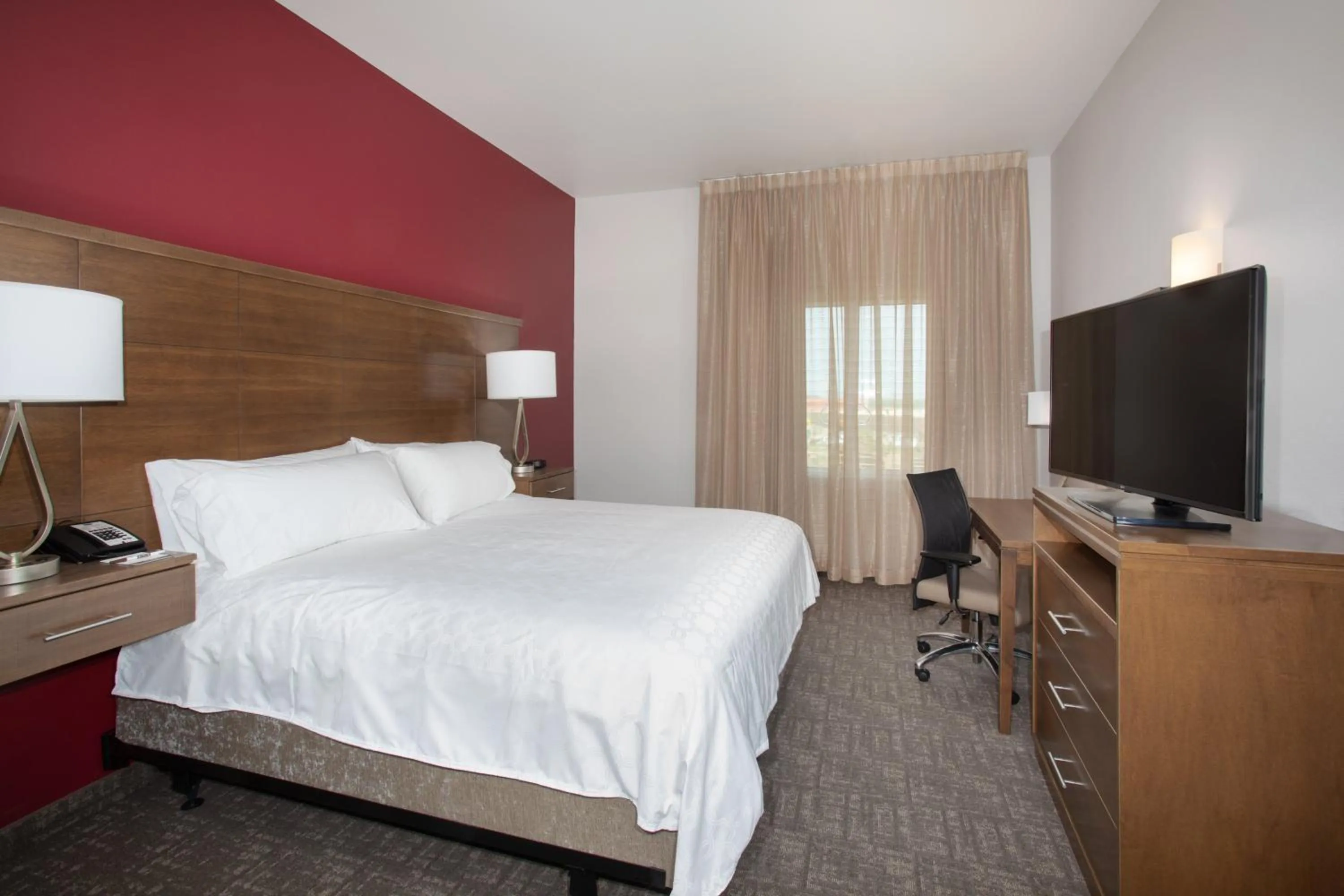 Photo of the whole room, Bed in Staybridge Suites Rapid City - Rushmore by IHG