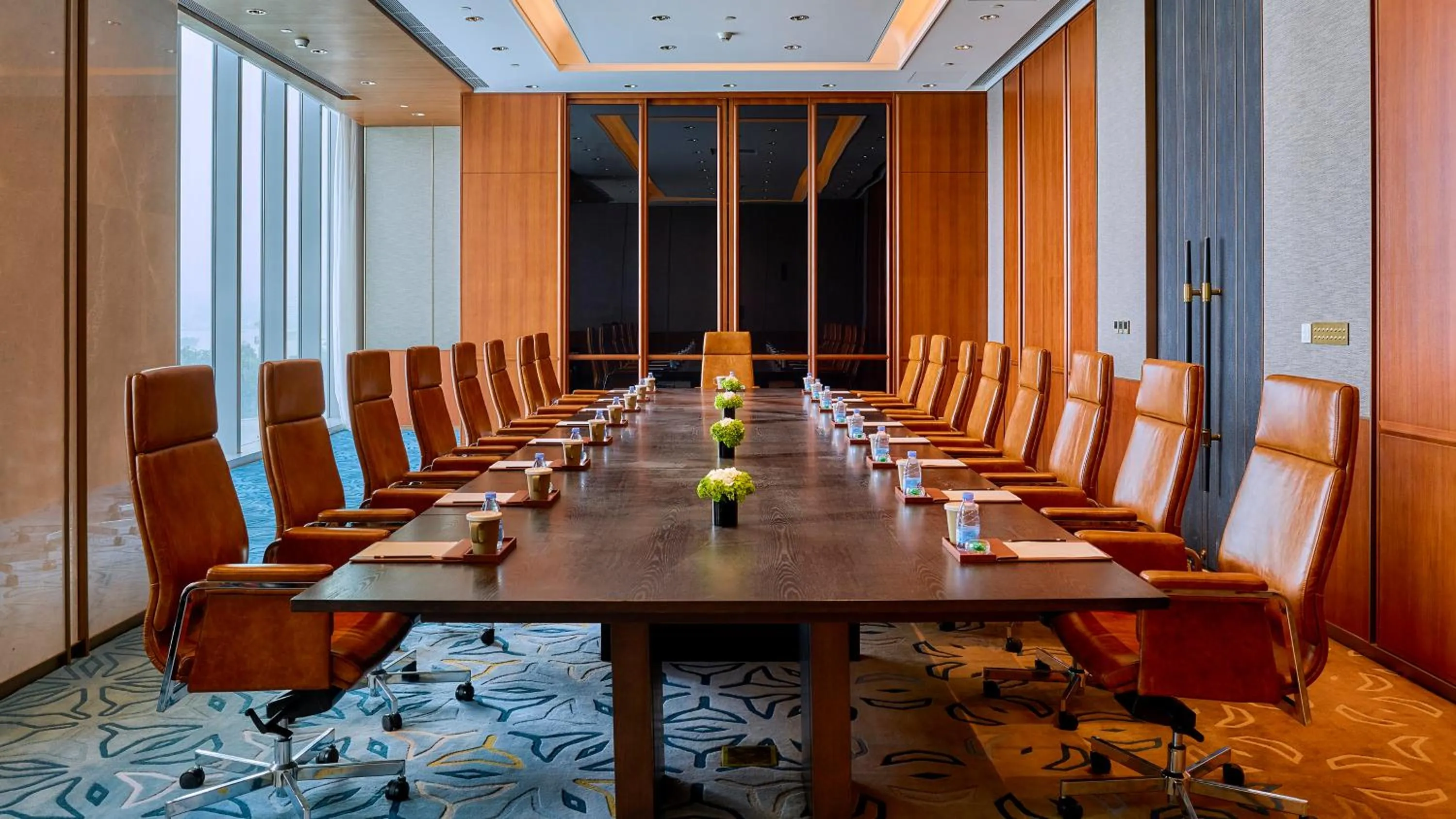 Meeting/conference room in InterContinental Guangzhou Exhibition Center by IHG