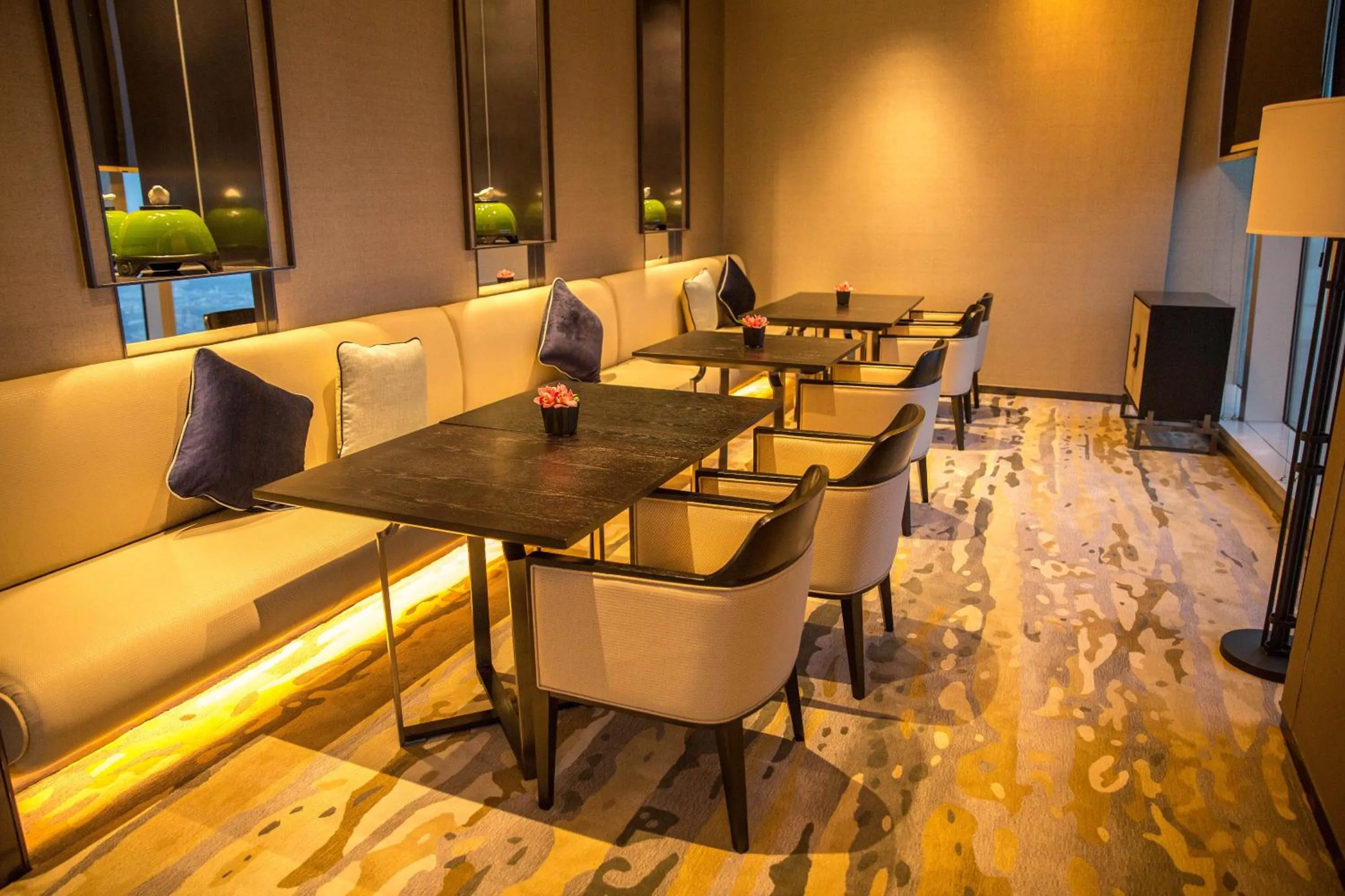 Lounge or bar in InterContinental Guangzhou Exhibition Center by IHG