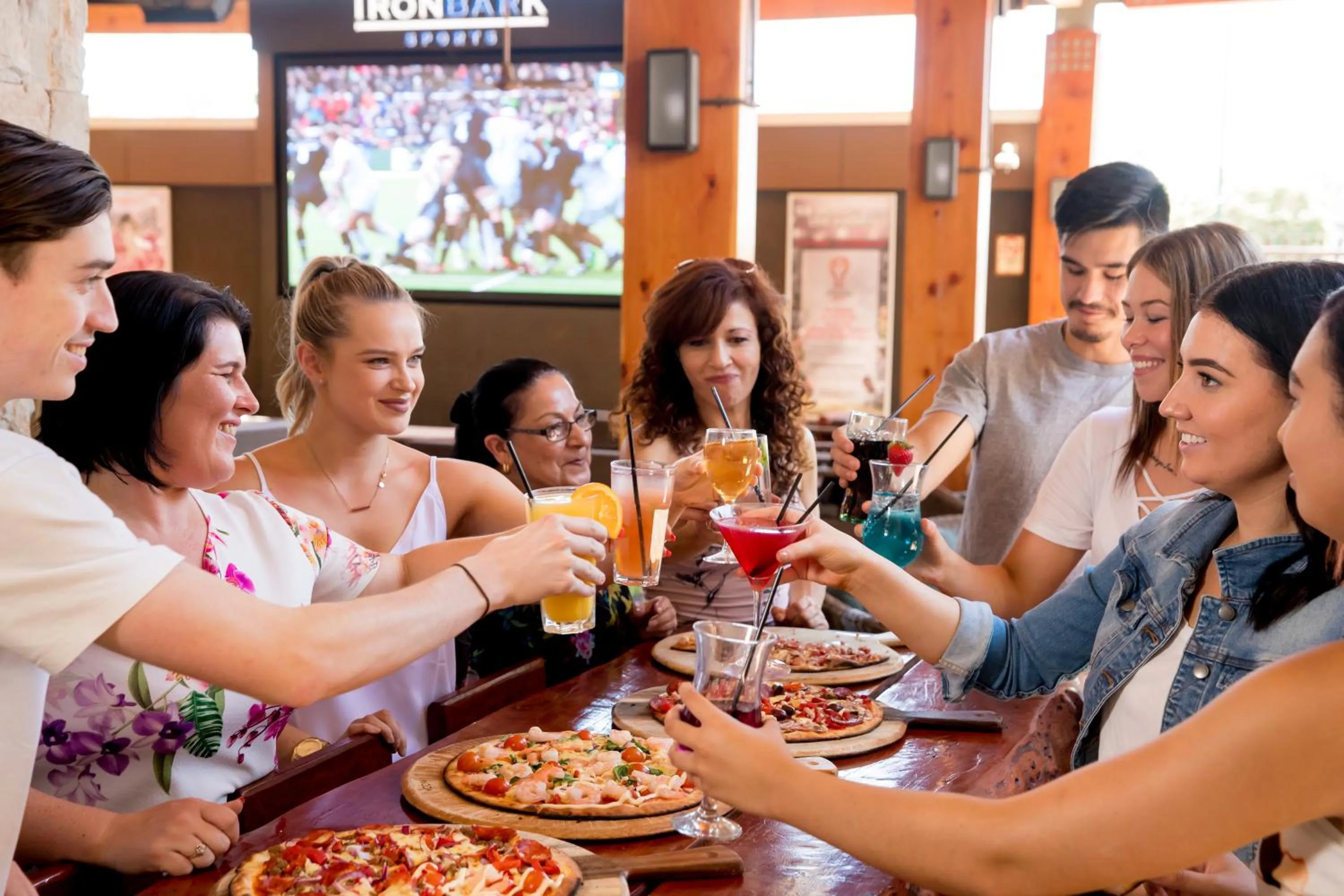 Lounge or bar in Holiday Inn Sydney St Marys by IHG
