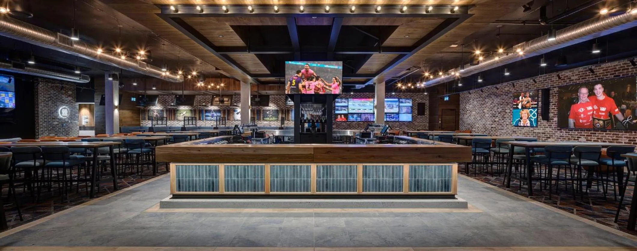 Lounge or bar in Holiday Inn Sydney St Marys by IHG