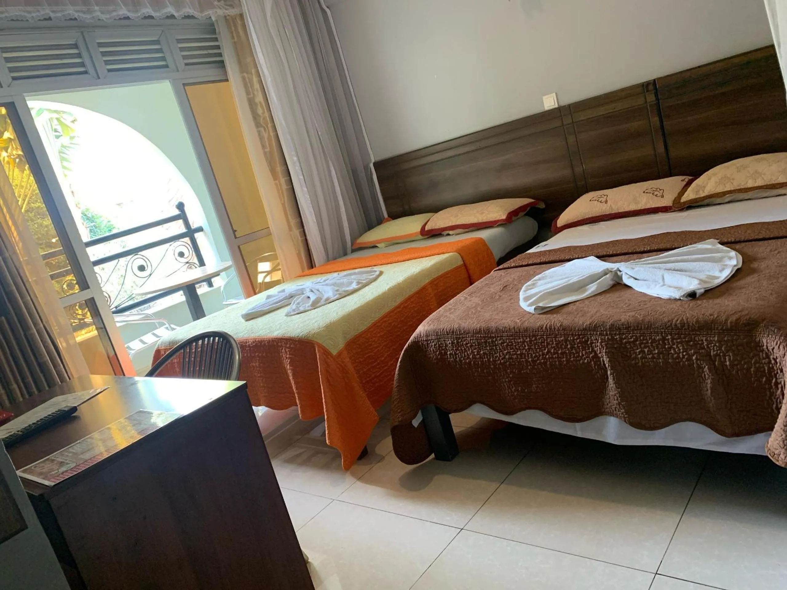 Bed in Agenda 2000 Hotels Ltd