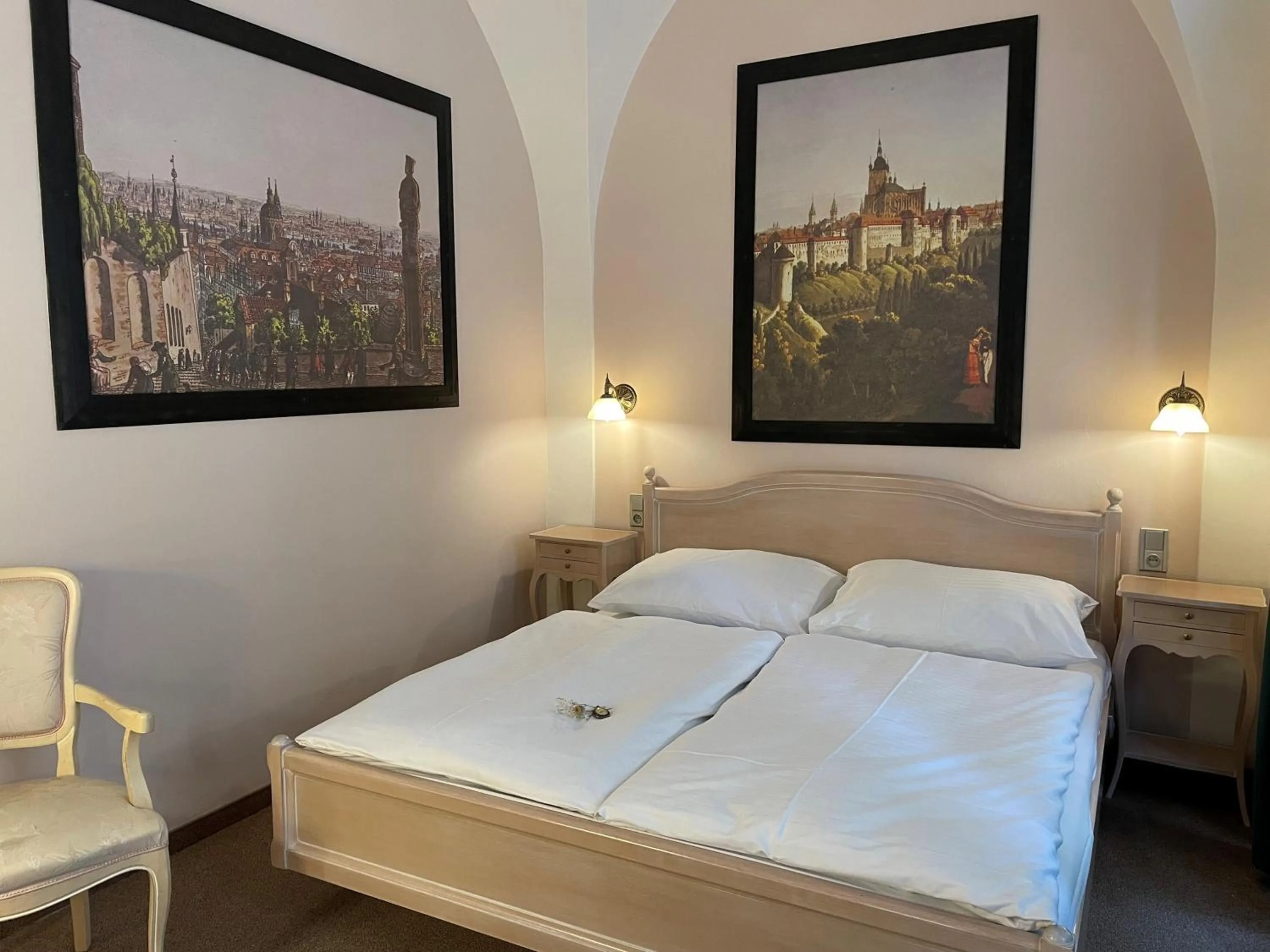 Photo of the whole room, Bed in U Cervene zidle - Red Chair Hotel