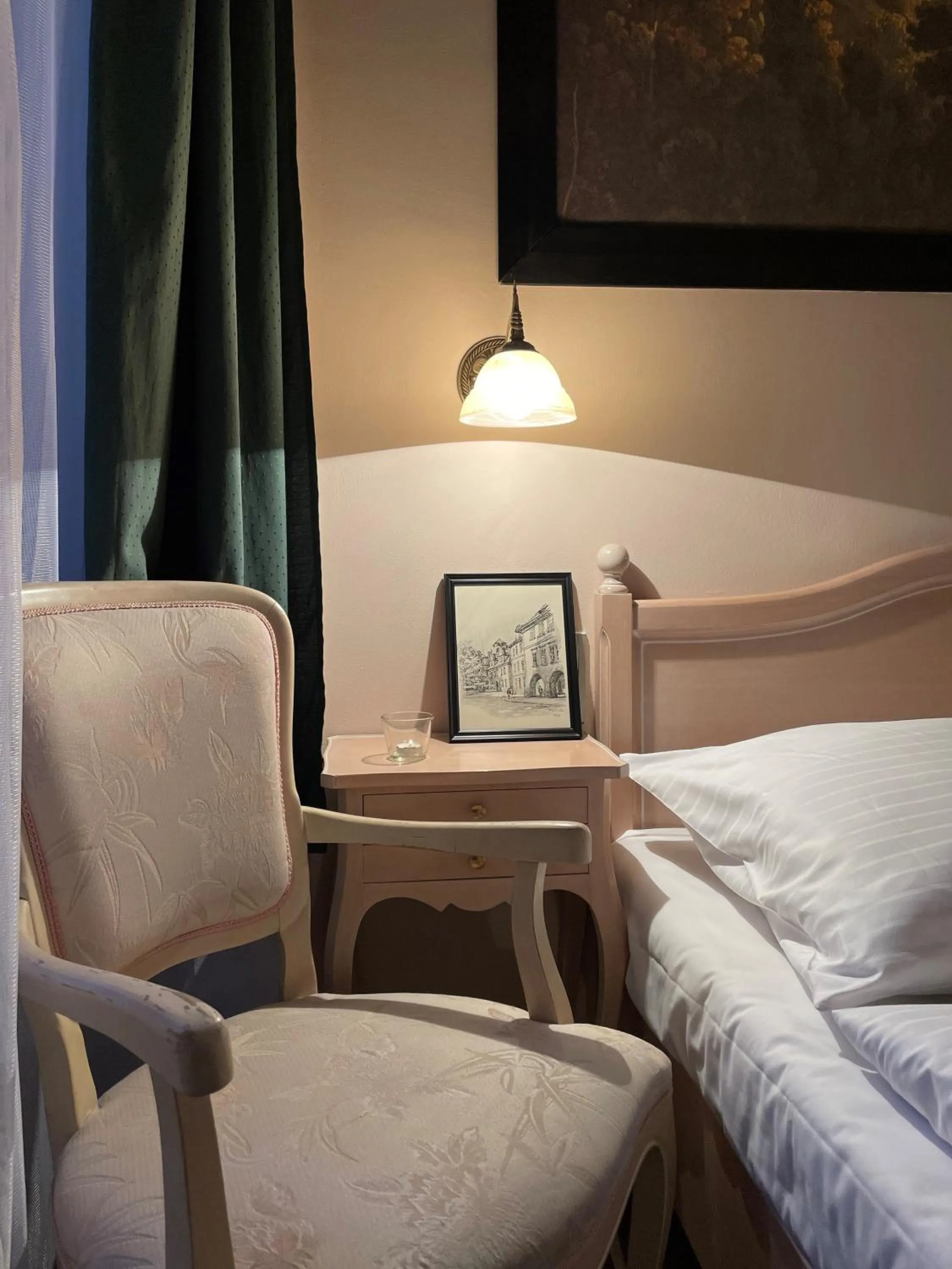 Bed in U Cervene zidle - Red Chair Hotel