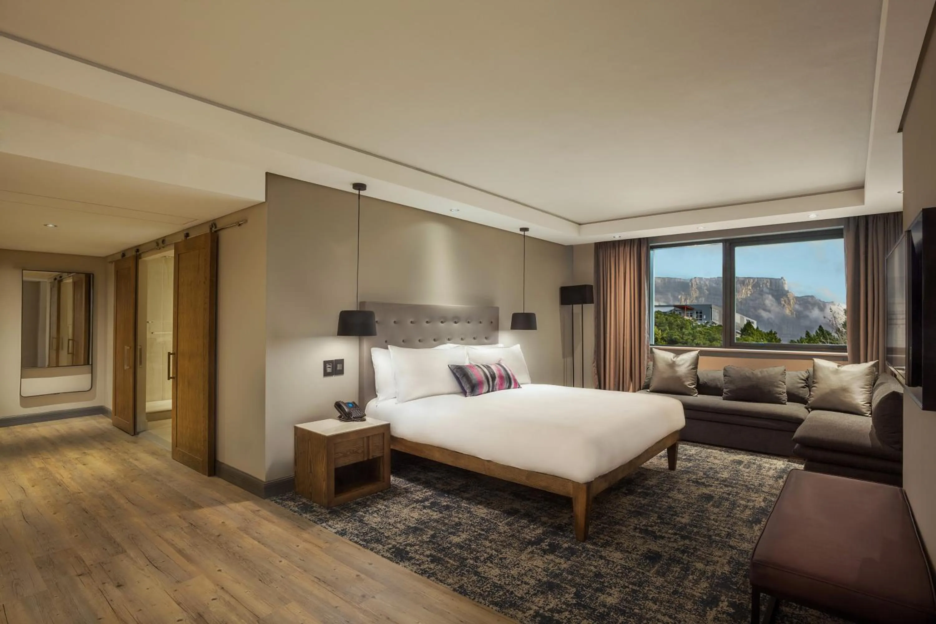 Bed in SunSquare Cape Town City Bowl