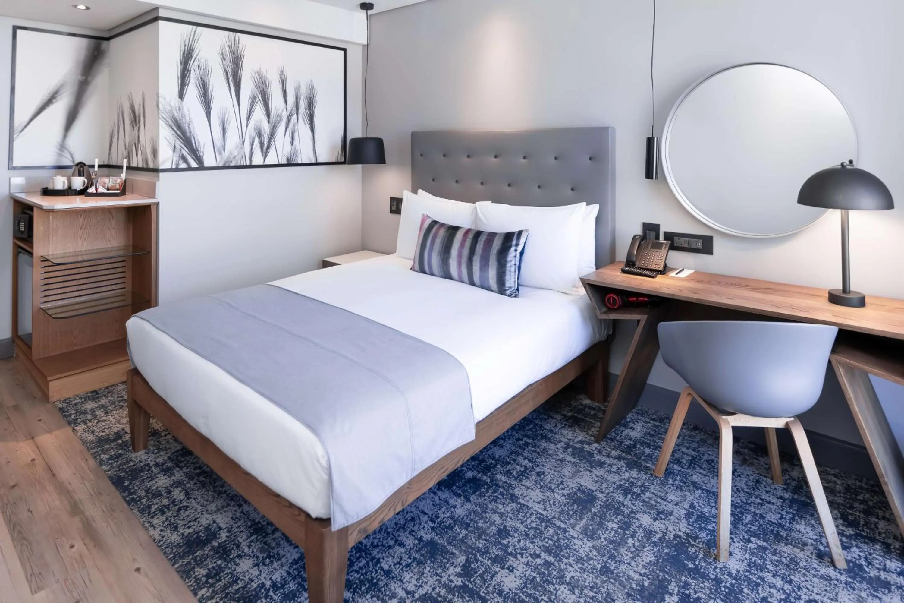 Bedroom, Bed in SunSquare Cape Town City Bowl