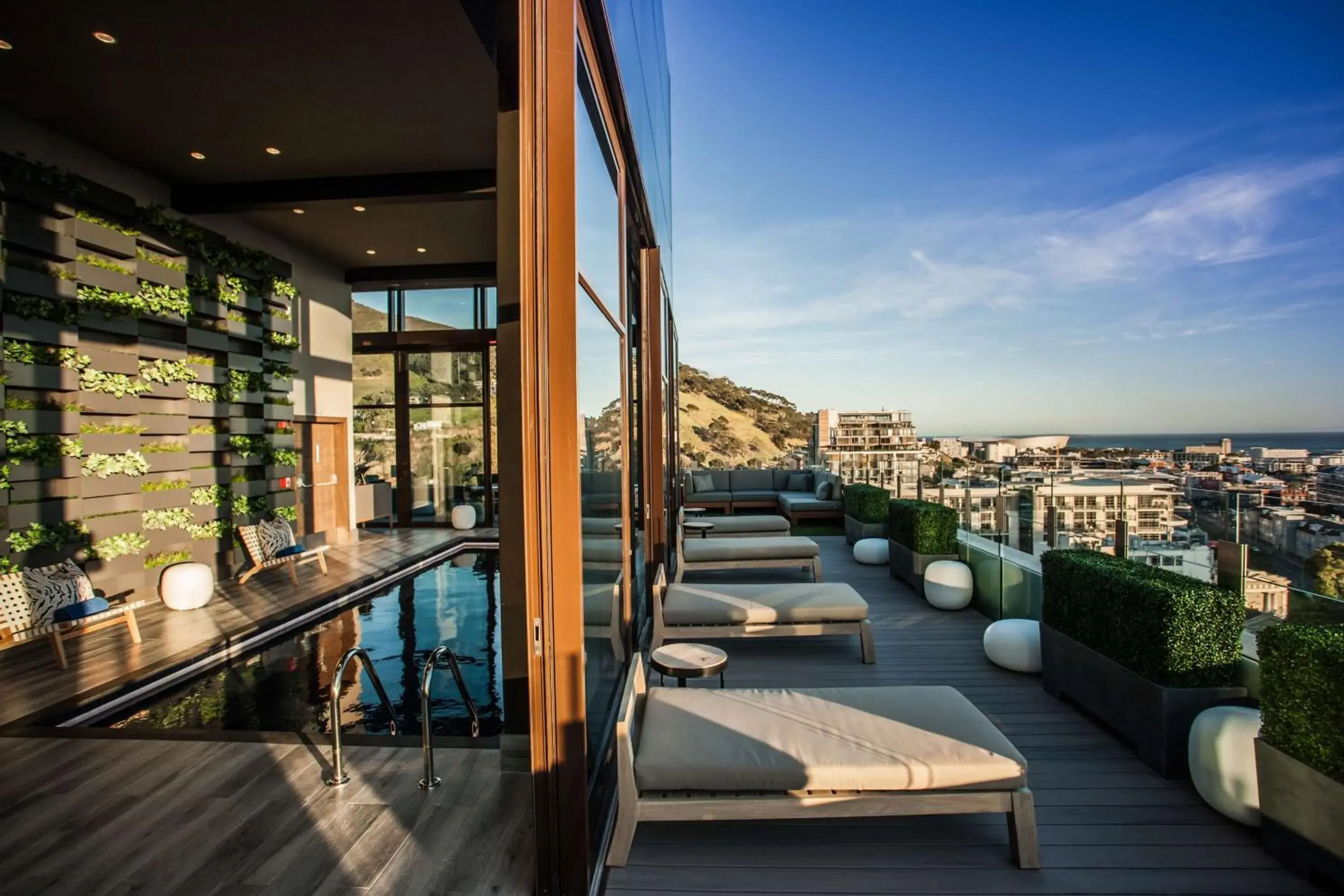 Pool view in SunSquare Cape Town City Bowl Pool view in SunSquare Cape Town City Bowl