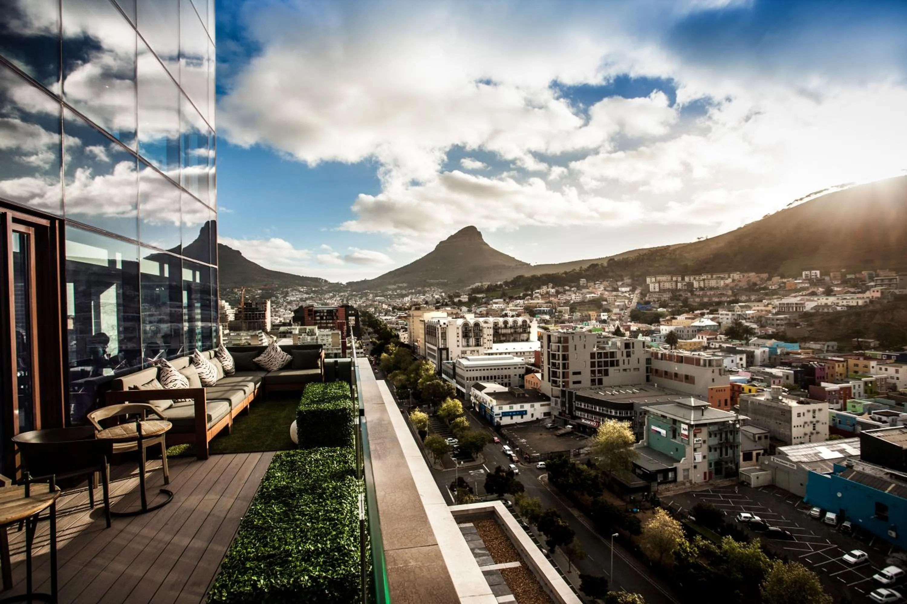 City view in SunSquare Cape Town City Bowl