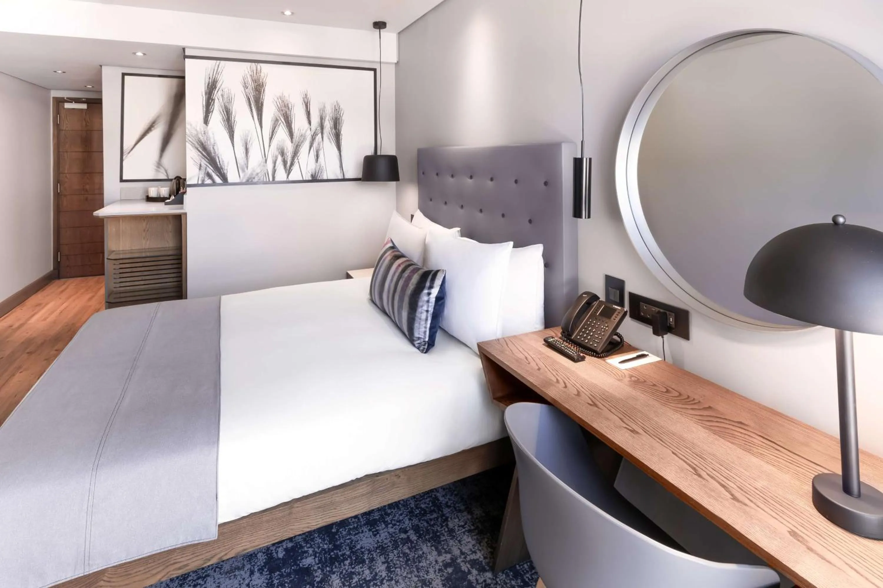 Bedroom, Bed in SunSquare Cape Town City Bowl