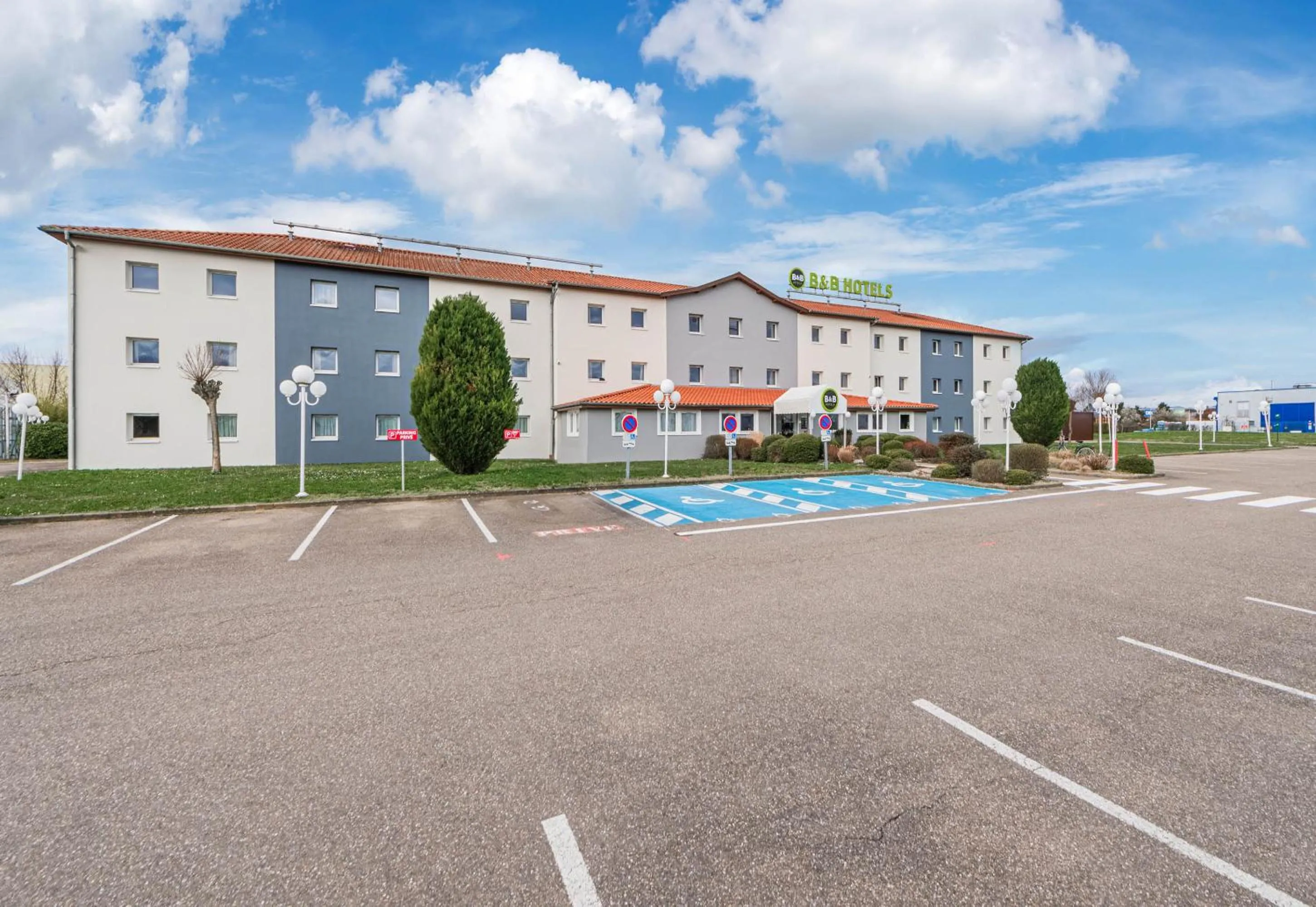 Property building in B&B HOTEL Mulhouse Kingersheim