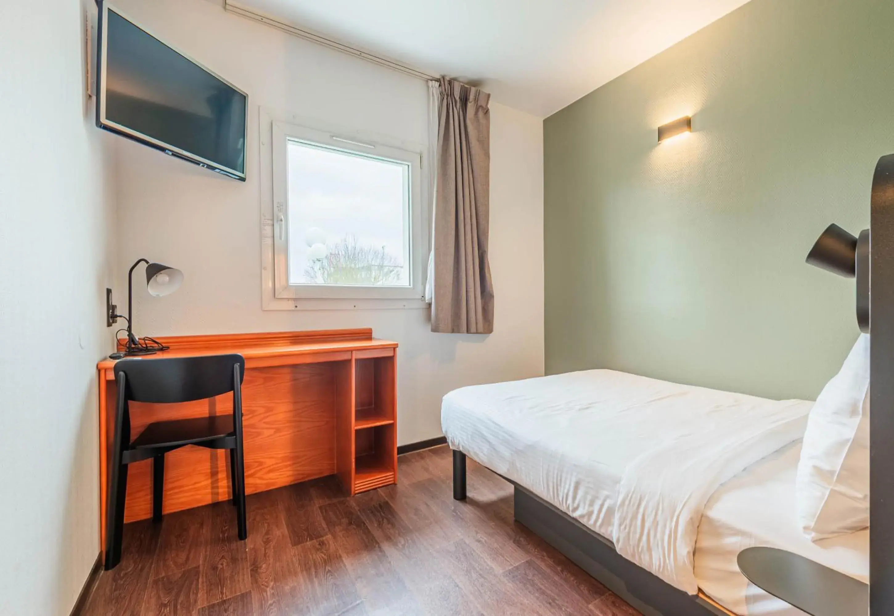Double Room - Disability Access in B&B HOTEL Mulhouse Kingersheim Double Room - Disability Access in B&B HOTEL Mulhouse Kingersheim