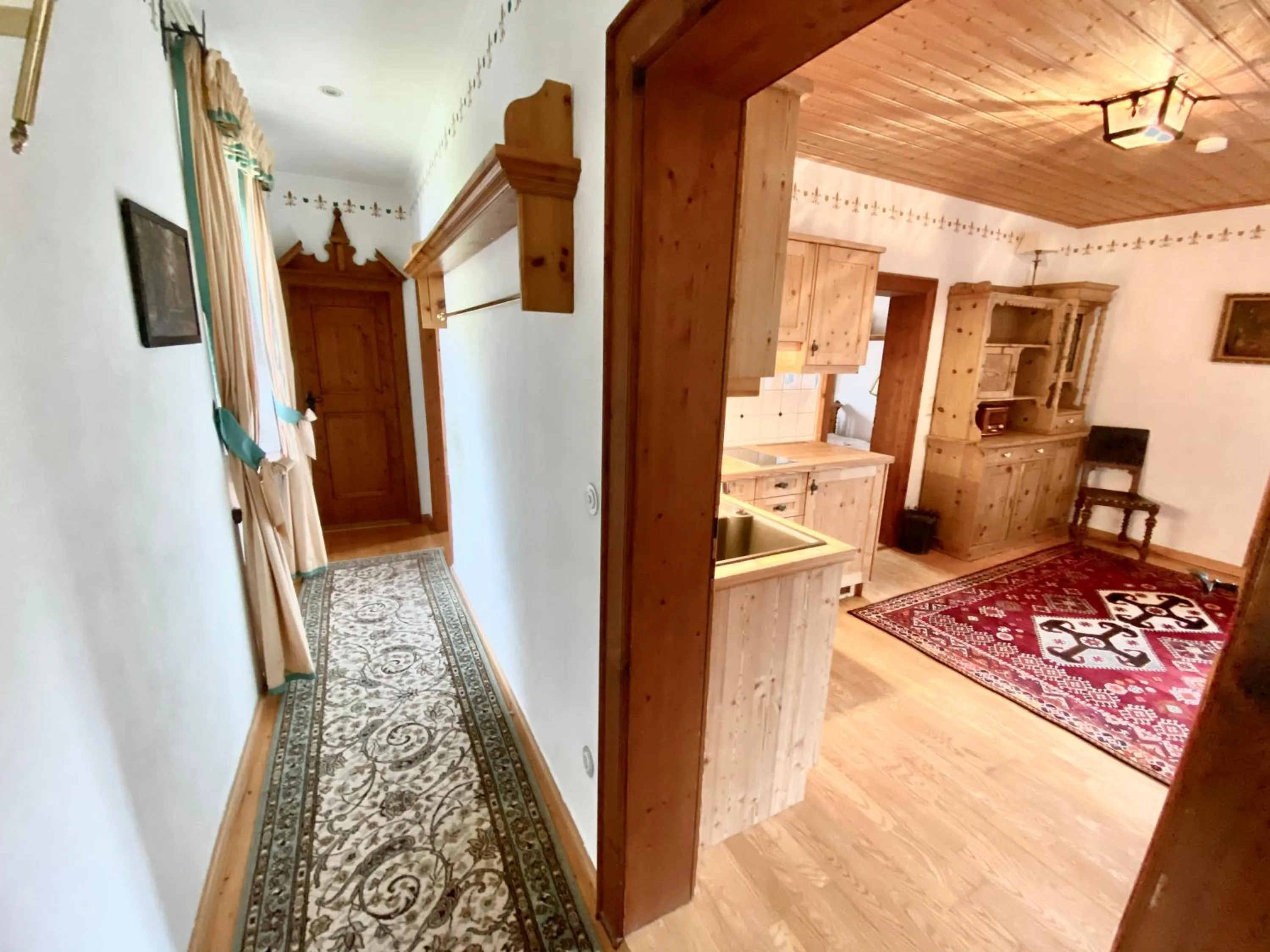 Kitchen or kitchenette in Aparthotel Schloss Thannegg