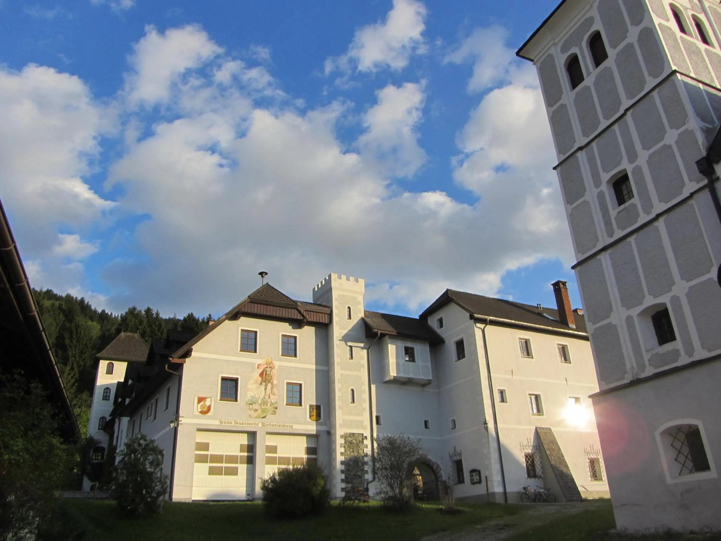 Facade/entrance in Aparthotel Schloss Thannegg