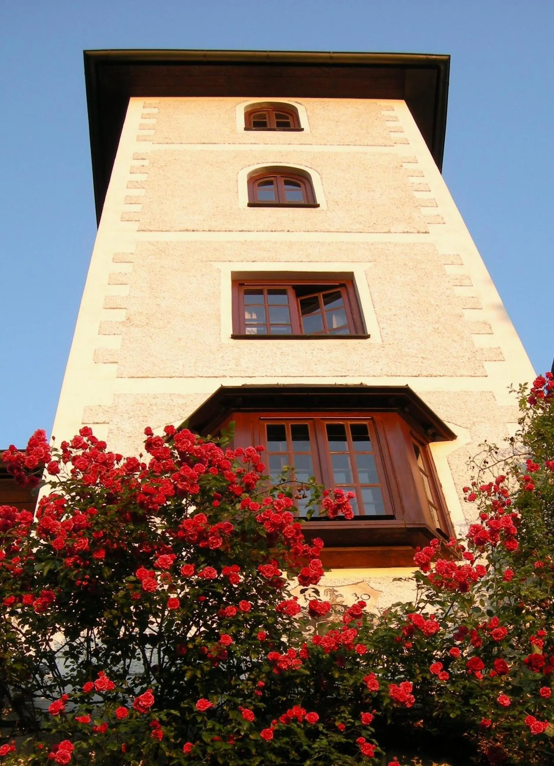 Facade/entrance in Aparthotel Schloss Thannegg