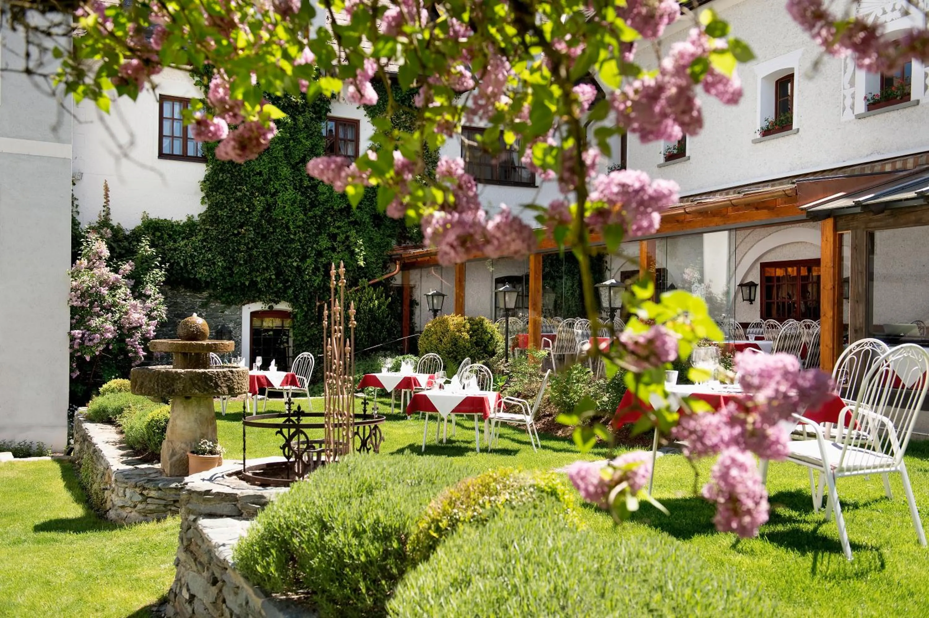 Patio in Aparthotel Schloss Thannegg