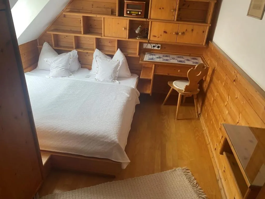 Bed in Aparthotel Schloss Thannegg