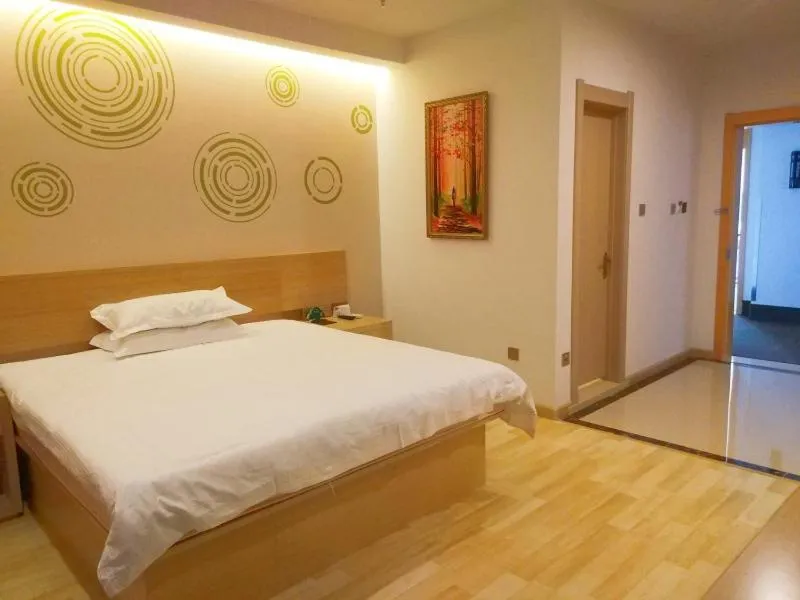 Bed in GreenTree Inn DaLian JinZhou District Light Industry College Express Hotel