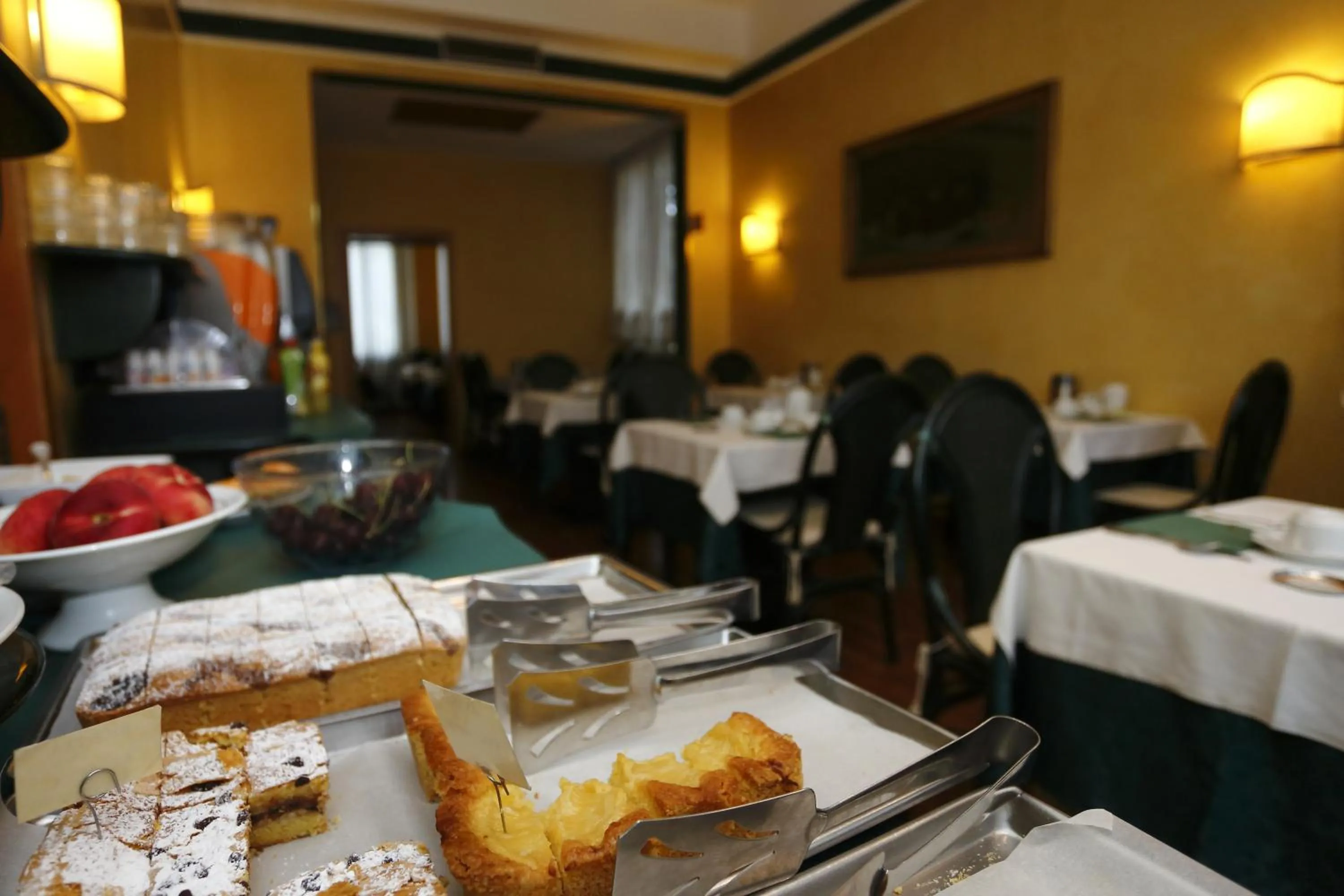 Restaurant/places to eat in Hotel Estense