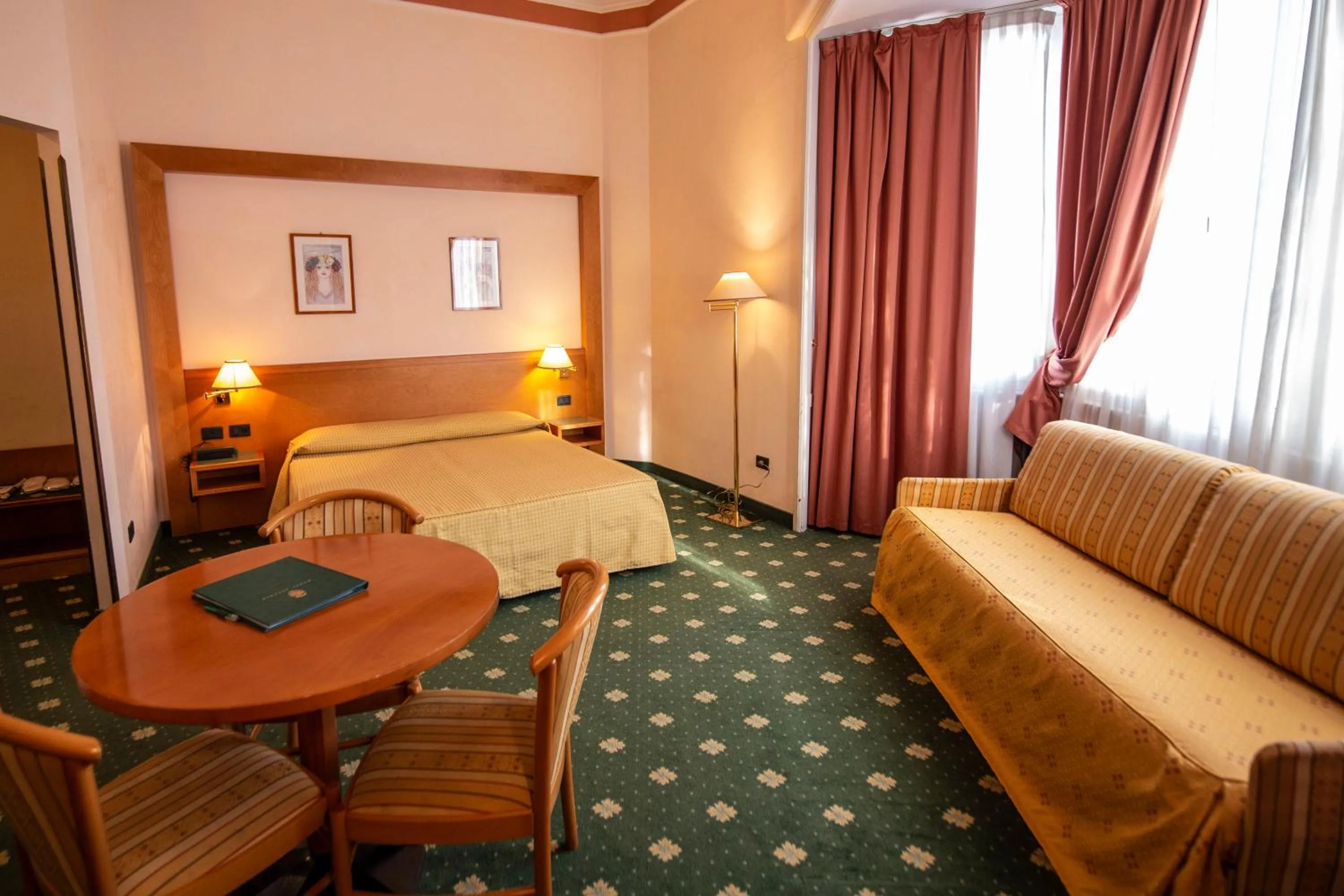 Bed in Hotel Estense