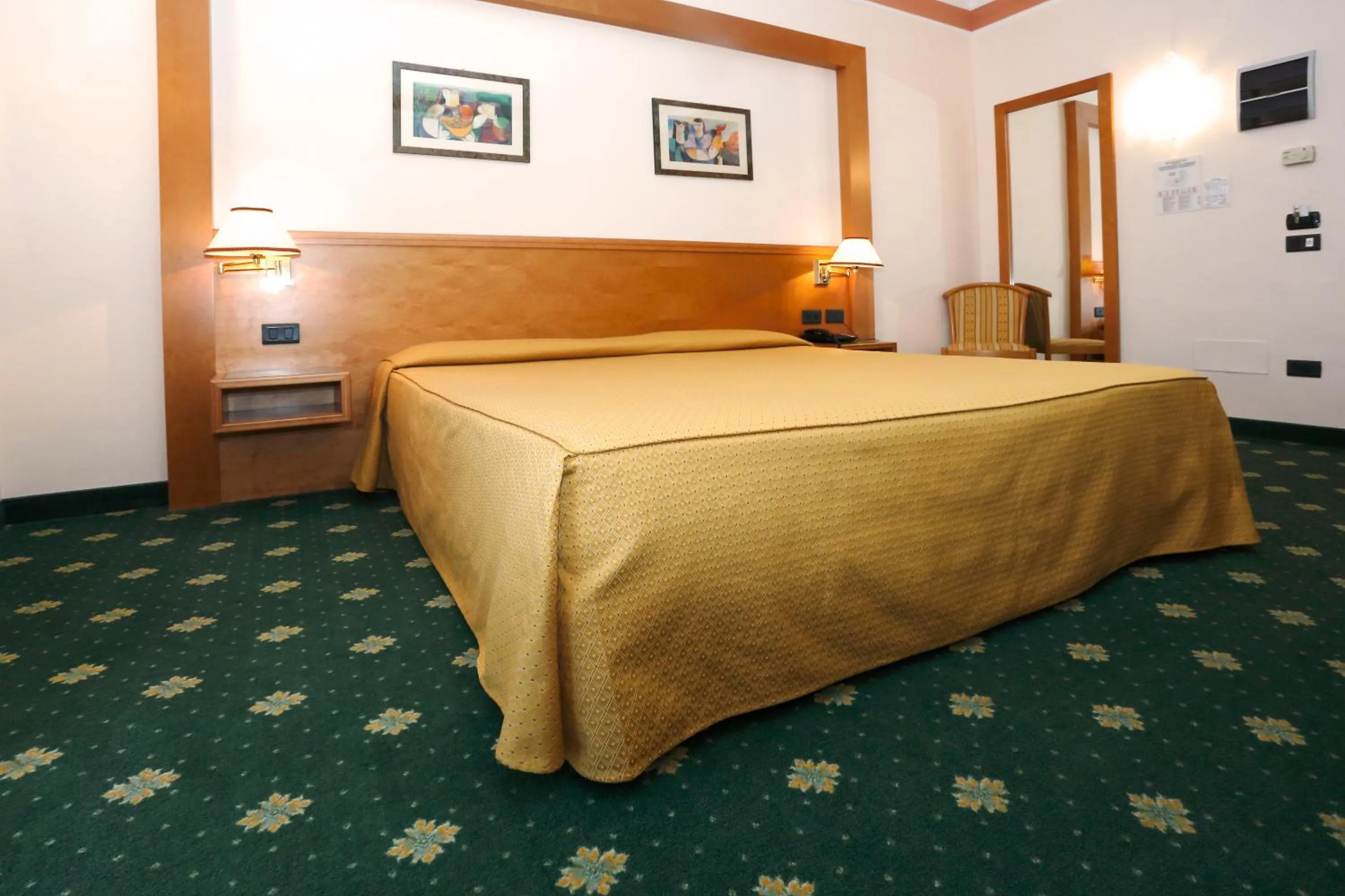 Photo of the whole room, Bed in Hotel Estense