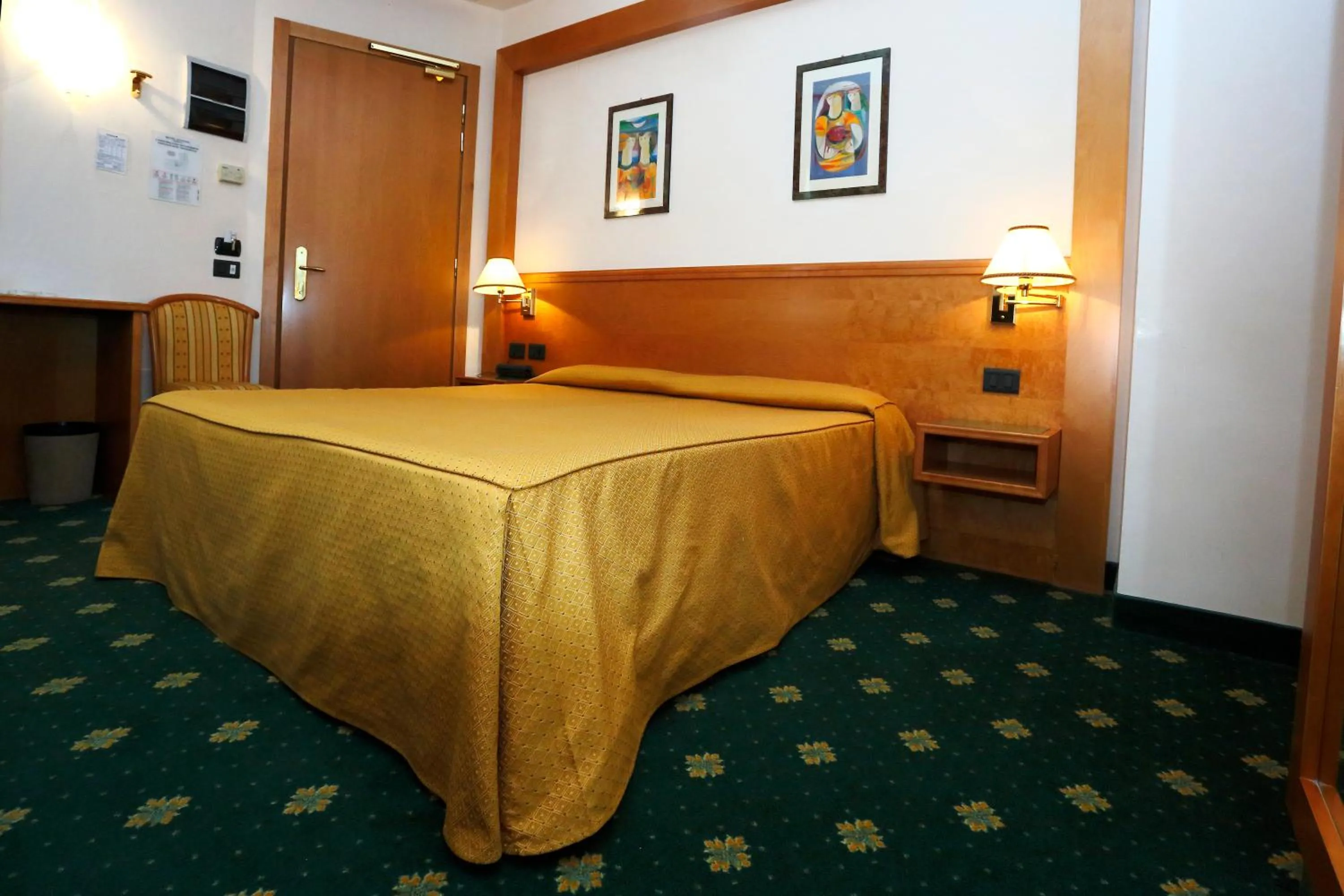 Photo of the whole room, Bed in Hotel Estense