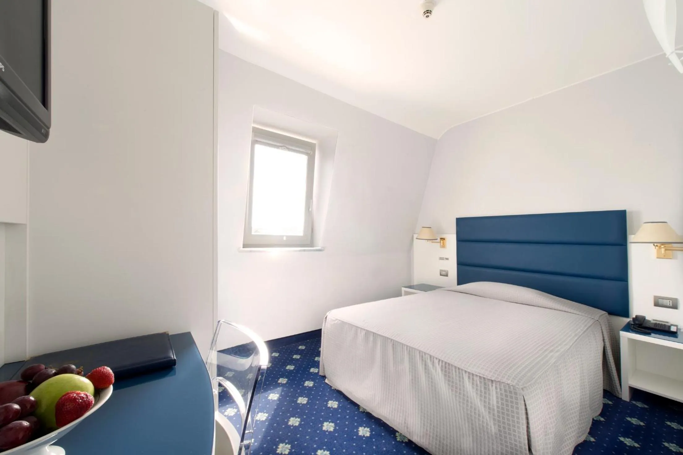 Photo of the whole room, Bed in Hotel Estense