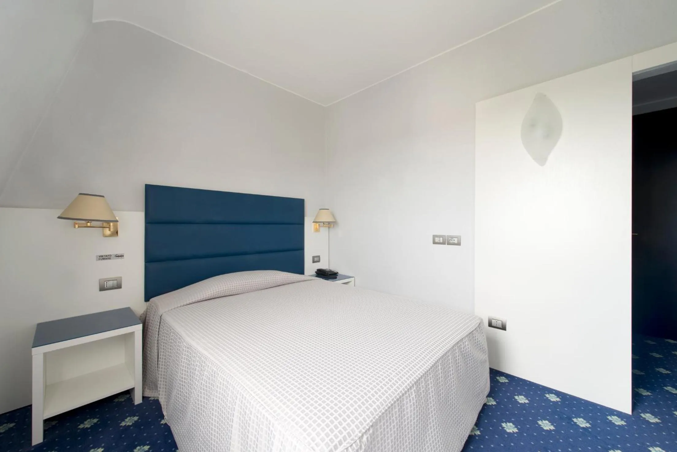 Photo of the whole room, Bed in Hotel Estense